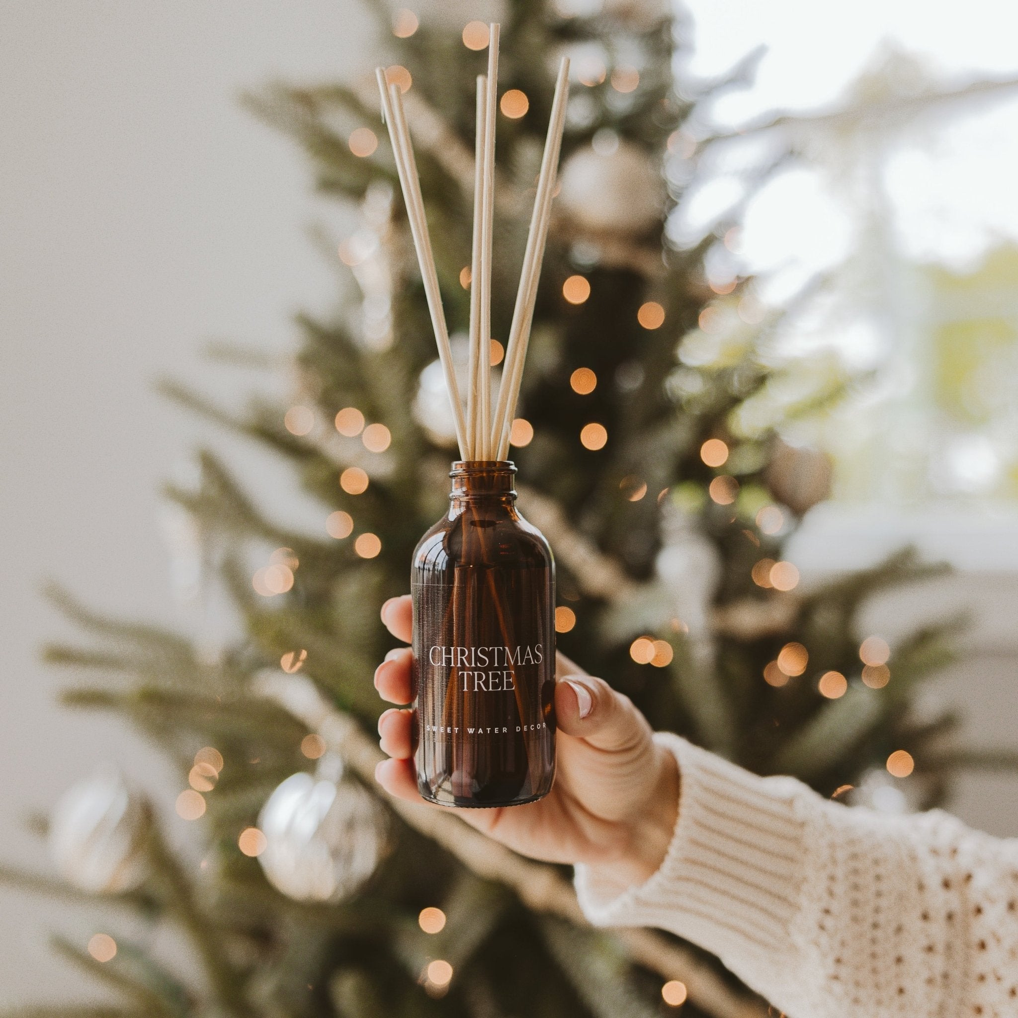Christmas Tree Amber Reed Diffuser - Holiday Home Fragrance Oil for Festive Decor & Aromatherapy - Perfect for Living Room, Bedroom, and Office Spaces