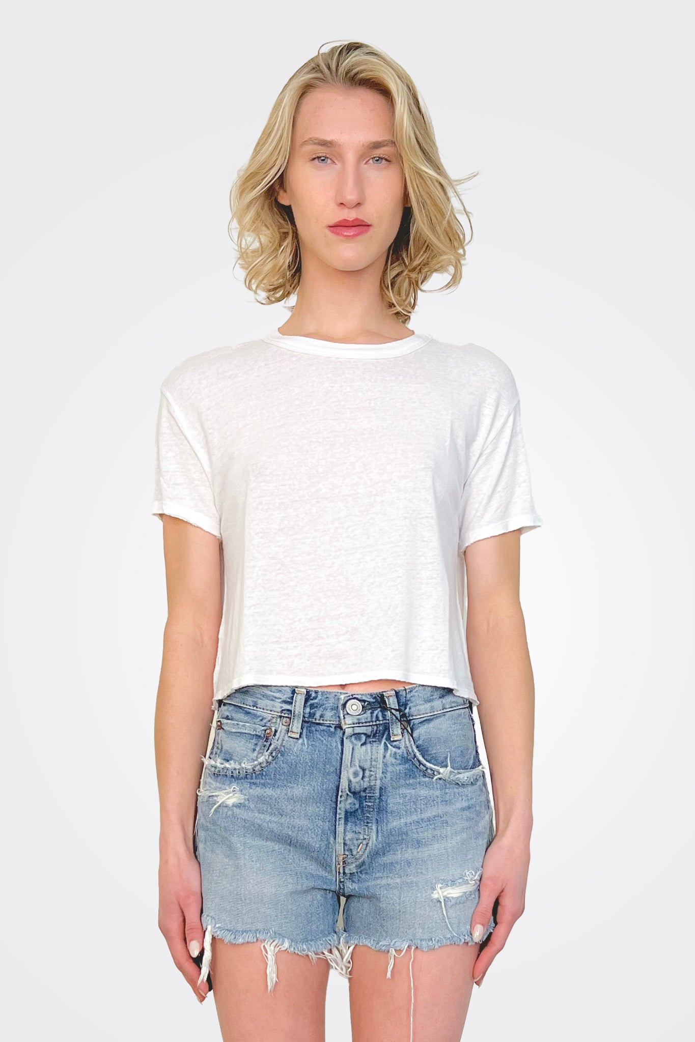 Stylish Boxy Crop Tee in White - Trendy Women's Short Sleeve T-Shirt for Casual Outfits & Summer Fashion