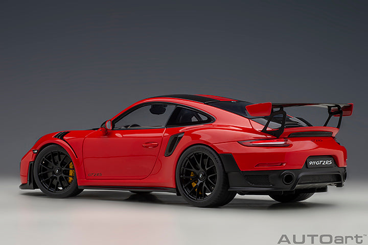 AUTOart 1:18 Scale Porsche 911 (991.2) GT2 RS Weissach Package Diecast Model Car in Guards Red - Collector's Edition for Display, Racing Enthusiasts & Gift Giving