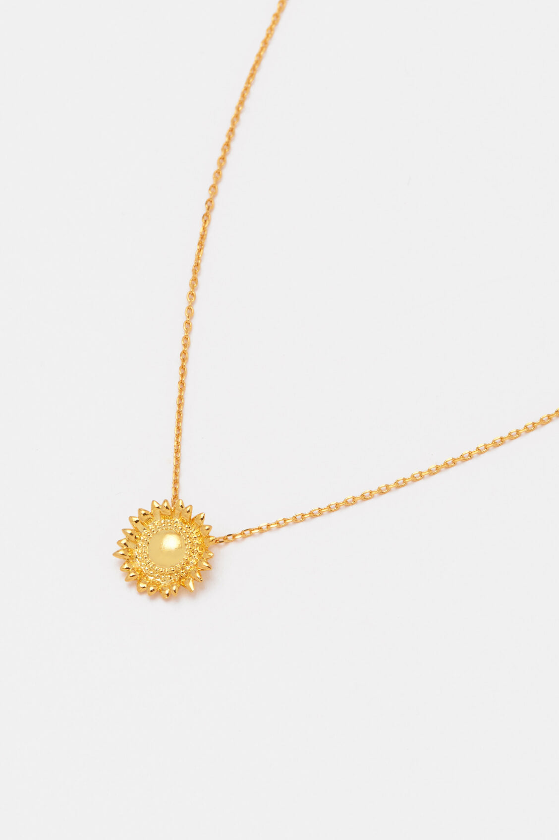 Sunflower Pendant Necklace for Women - 18K Gold Plated Floral Jewelry Gift for Mom, Wife, Daughter - Perfect for Birthday, Anniversary & Everyday Wear