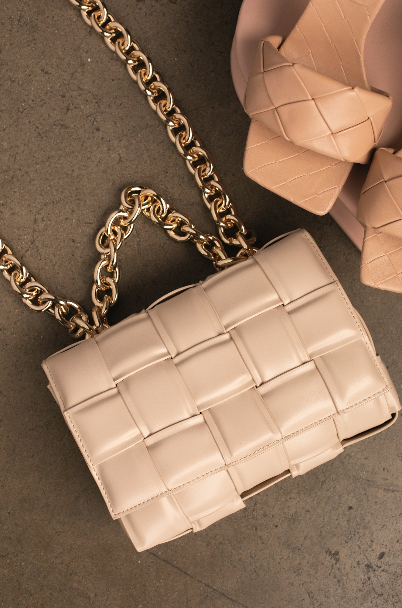 Stylish Riviera Handbag in Nude - Perfect for Beach Outings, Travel & Everyday Use