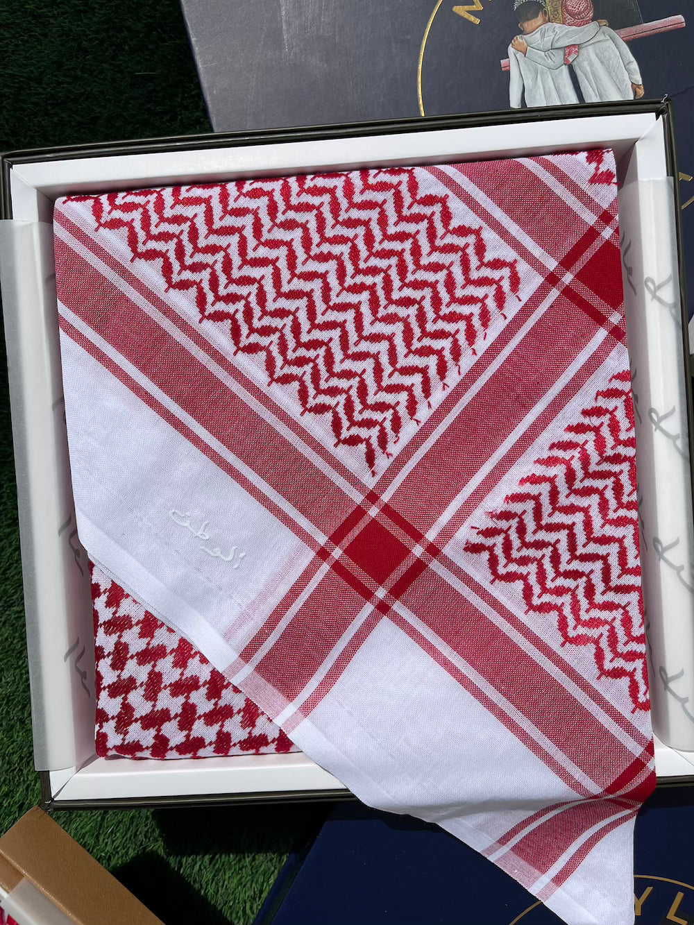 Unisex Red & White Shemagh Keffiyeh Scarf - Traditional Middle Eastern Head Wrap for Men & Women - Perfect for Outdoor Adventures, Fashion, and Sun Protection