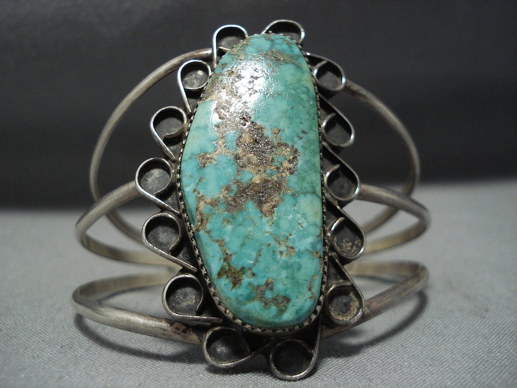 Authentic Vintage Navajo Sterling Silver Bracelet with Green Turquoise - Handmade Native American Jewelry for Women - Perfect for Boho, Western & Festival Fashion