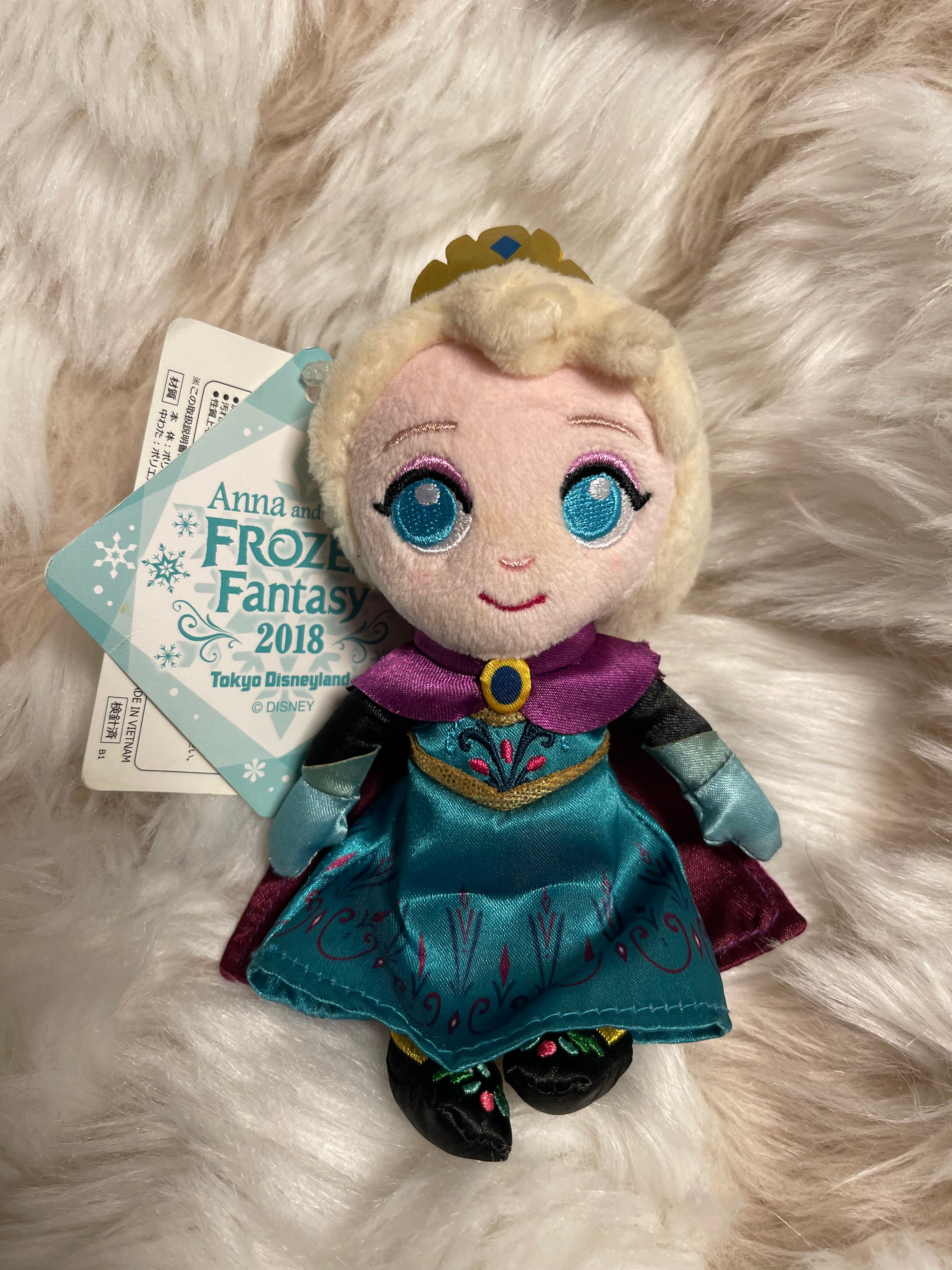 Tokyo Disney Frozen Fantasy Elsa Keychain Badge - Cute Collectible for Fans, Perfect for Backpacks, Luggage & Gift Giving