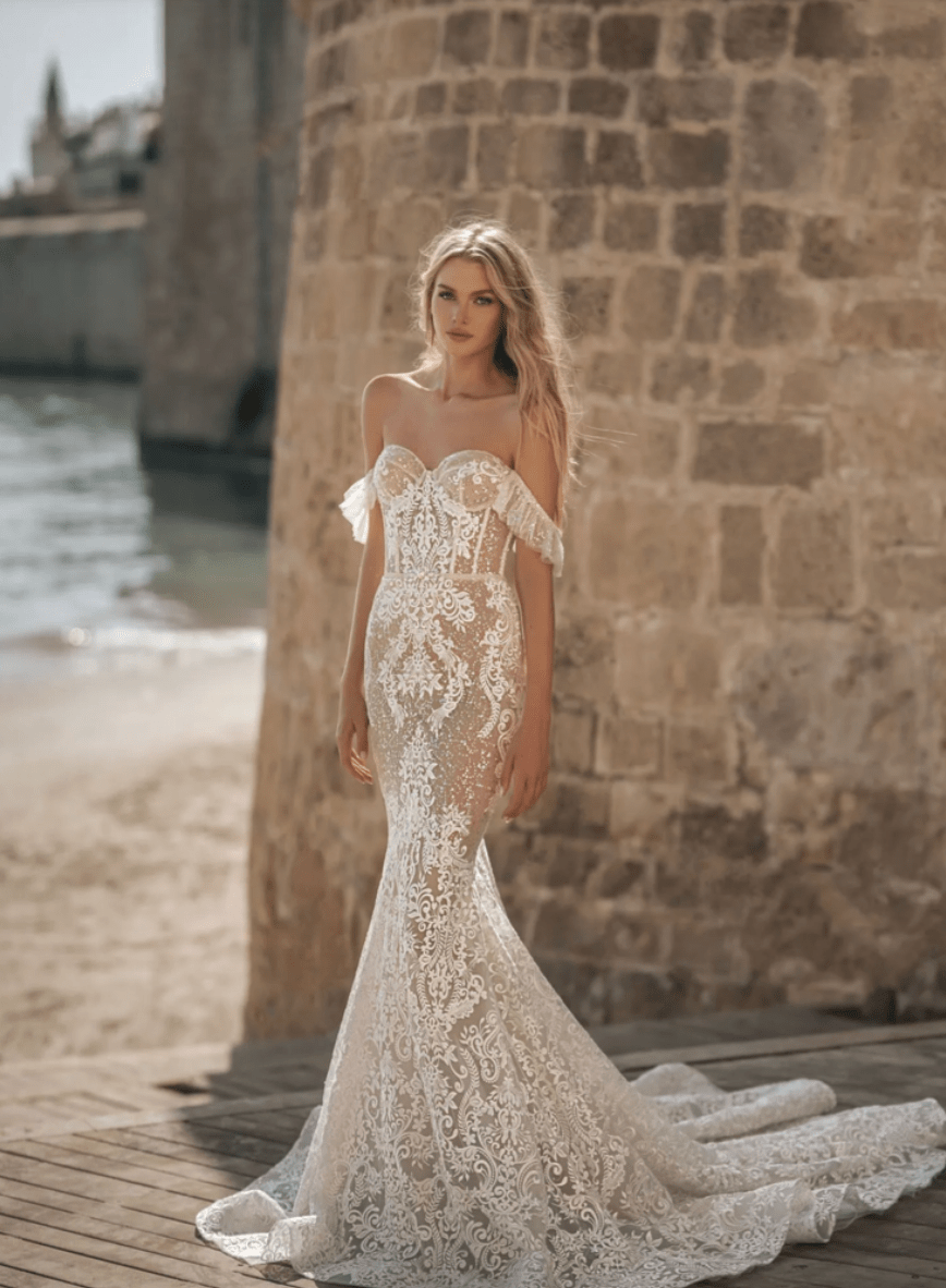 Berta Privee 22 P103 Wedding Dress - Size 12 | Elegant Lace Bridal Gown for Evening Ceremony & Reception