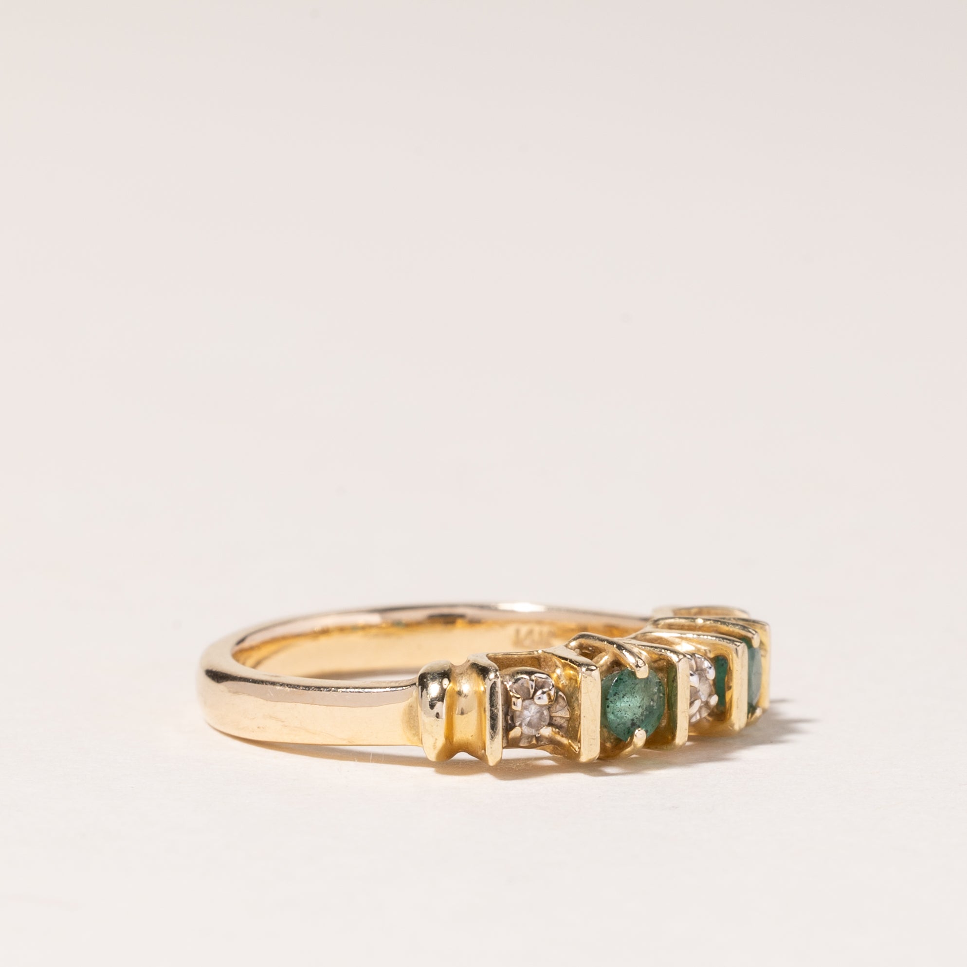 14K Yellow Gold Emerald and Diamond Ring - 0.16ct Emerald with 0.02ctw Diamond Accents - Size 5 - Perfect for Engagement, Anniversary Gifts & Special Occasions