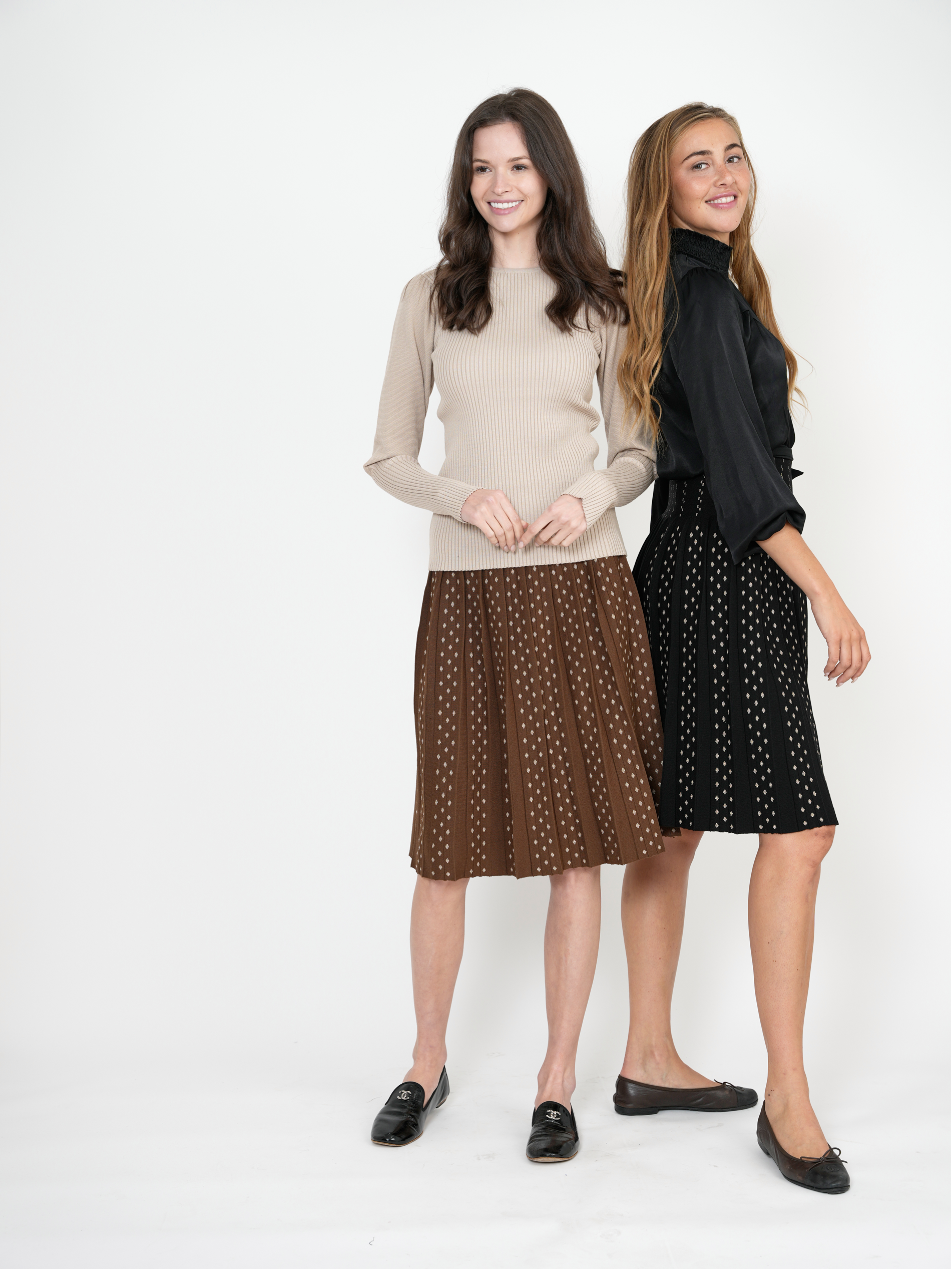 Elegant Pleated Gold Lurex Knit Skirt for Women - Party, Holiday & Evening Wear - Shimmering Metallic Midi Skirt for Special Occasions