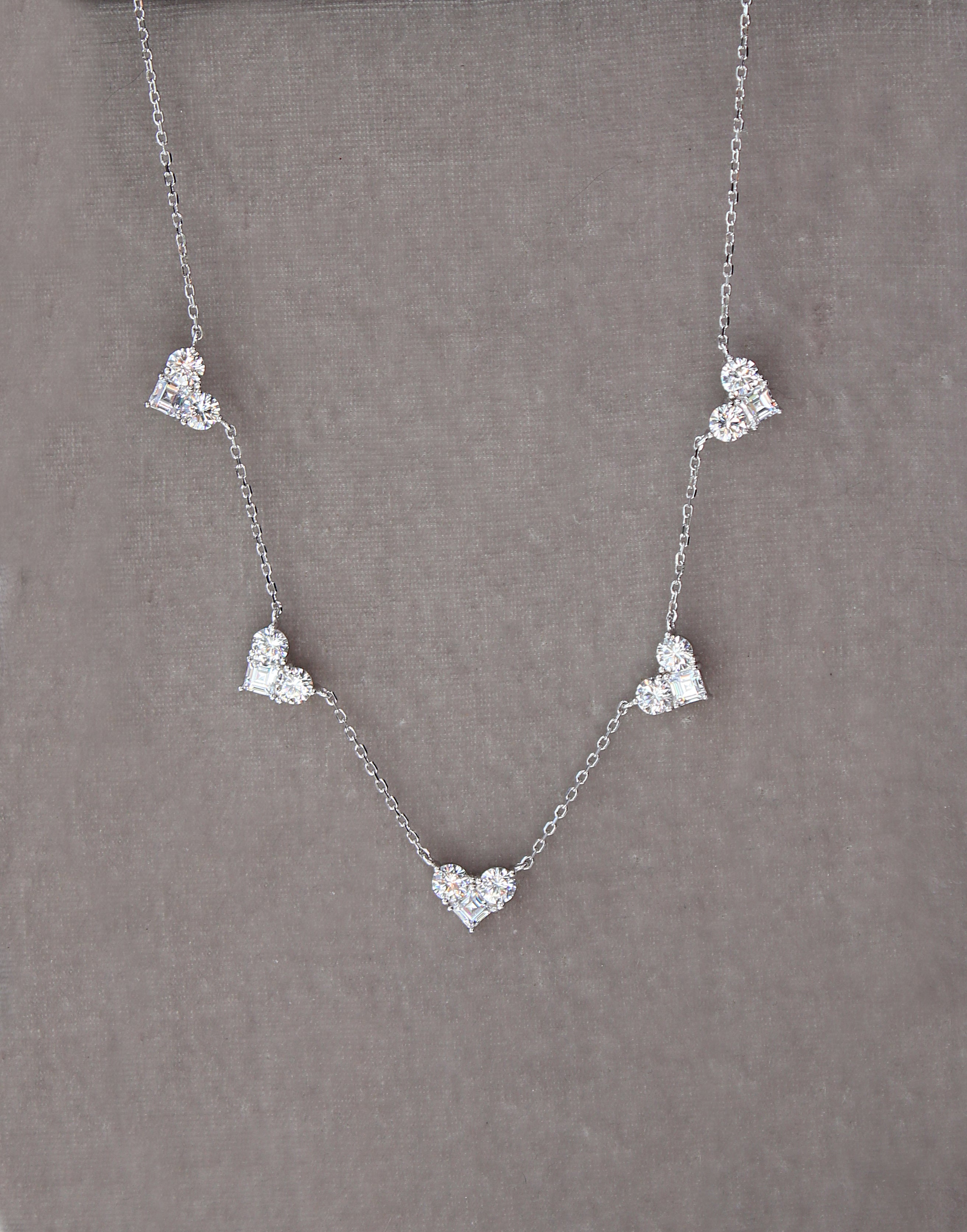 QUEEN of HEARTS Simulated Diamond Heart Necklace - Elegant Cubic Zirconia Pendant Jewelry for Women, Perfect Gift for Valentine's Day, Anniversary & Romantic Occasions