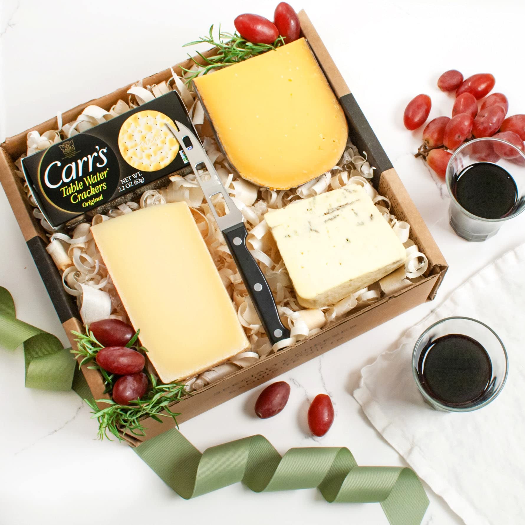 Premium Cabernet Sauvignon Wine Pairing Cheese Gift Box Set - Perfect for Holiday Gifting, Dinner Parties & Wine Tasting Events