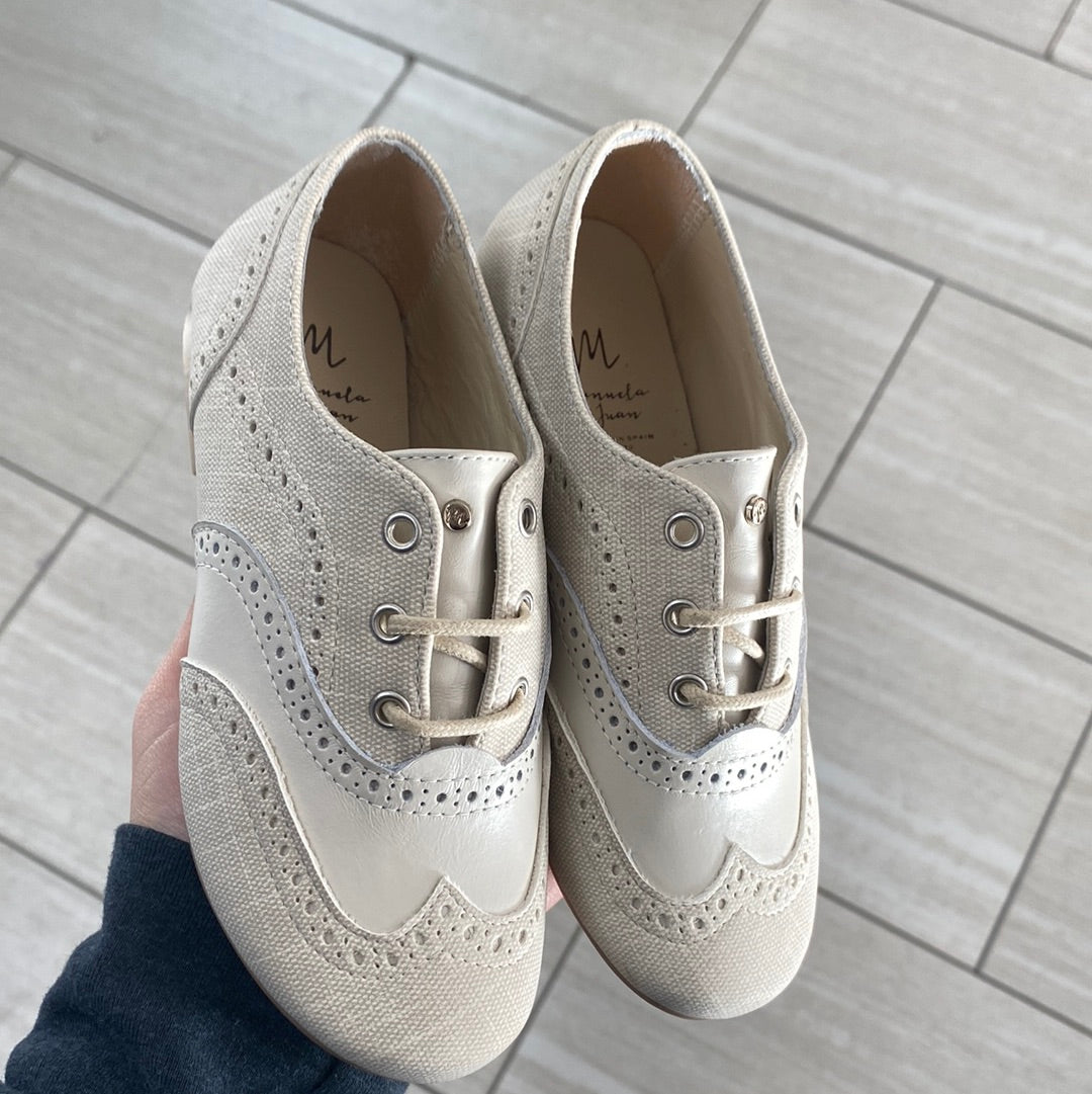 Manuela Beige Wingtip Derby Shoes for Men - Classic Oxford Style Dress Shoes for Business & Formal Occasions - Comfortable Leather Lace-Up Shoes for Office, Wedding & Professional Events