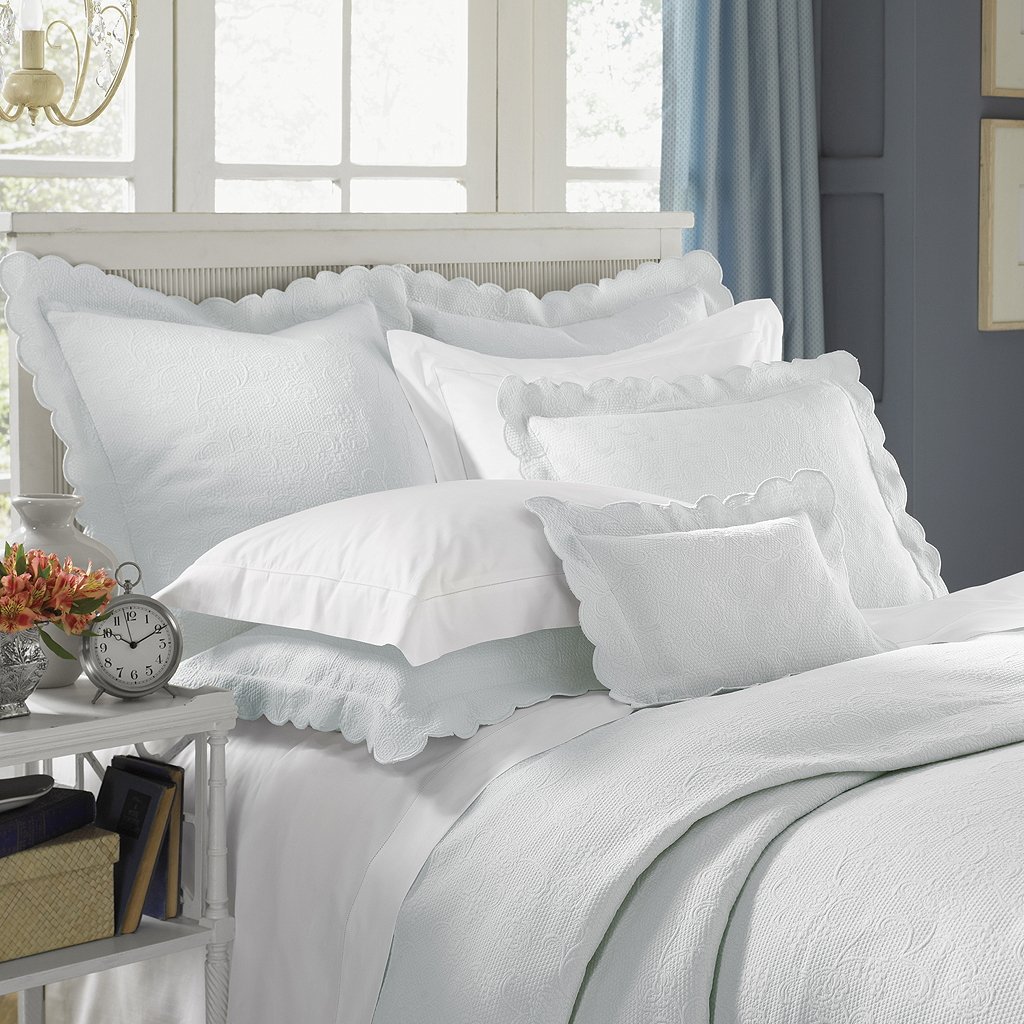 Sferra Alice 618 King Size Matelasse Blanket - Luxurious White Bedding for Master Bedroom, Hotel, or Gift Giving