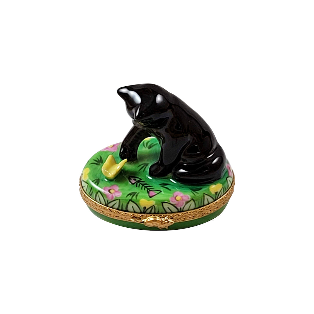 Exquisite Limoges Porcelain Cat Figurine with Butterfly - Hand-Painted Collectible for Home Decor, Gift for Cat Lovers, Perfect for Display on Shelves or as a Coffee Table Centerpiece