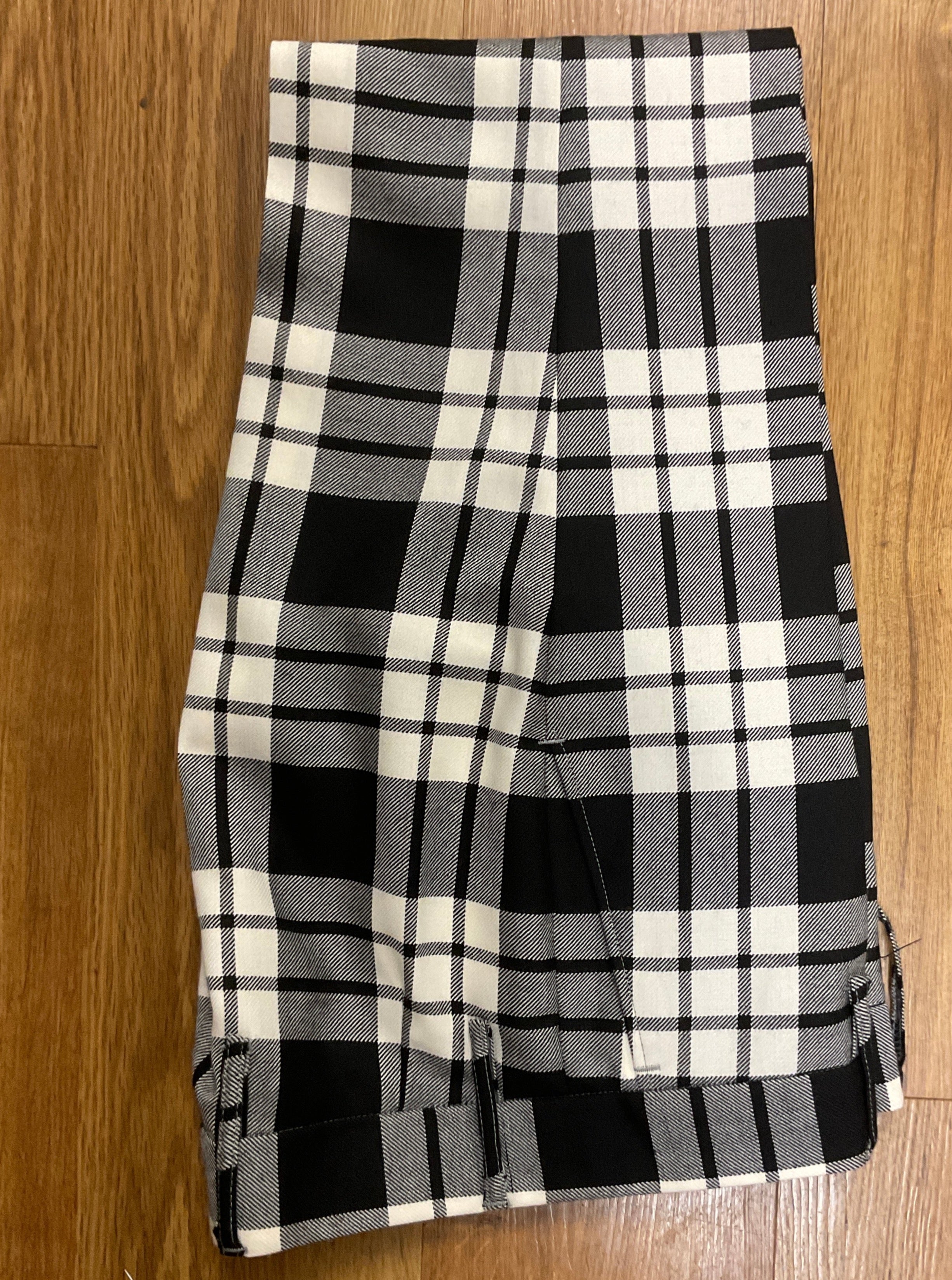 Modern MacFarlane Black & White Tartan Trousers - Size 34 Waist | Classic Scottish Plaid Pants for Men, Casual Wear & Formal Occasions