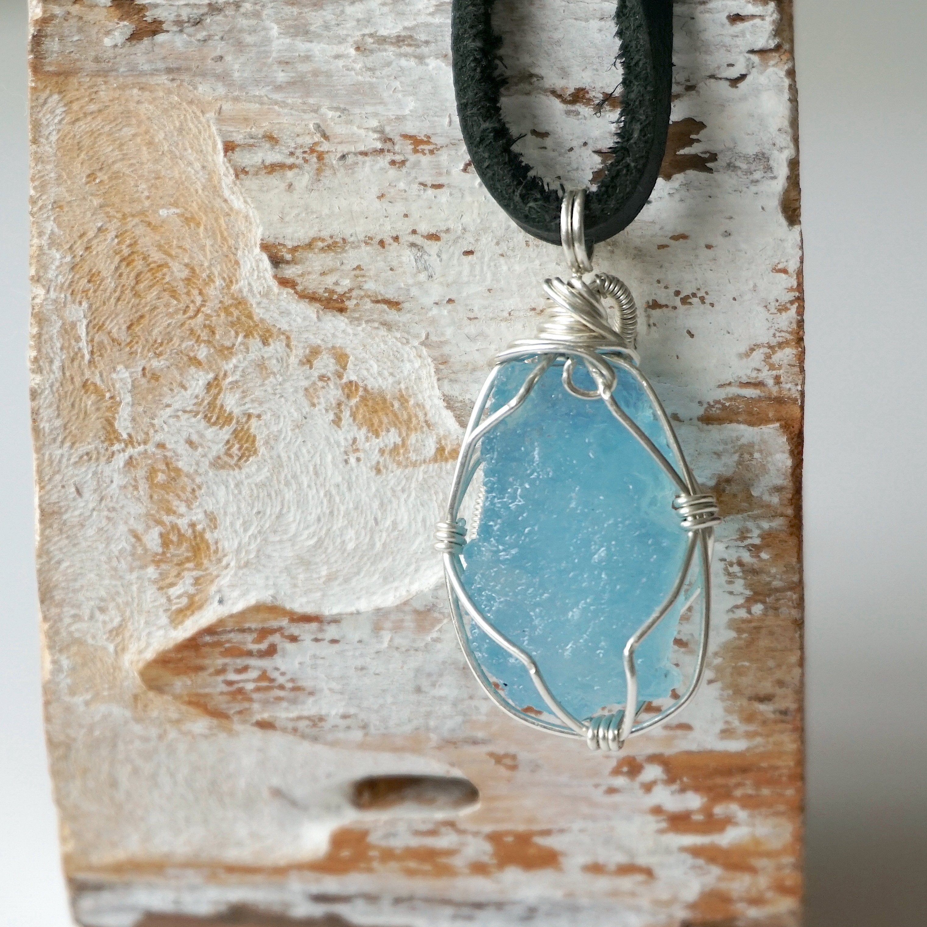 Natural Raw Blue Aquamarine Pendant Necklace with Adjustable Black Leather Cord - Boho Chic Jewelry for Women, Perfect for Everyday Wear & Spiritual Healing