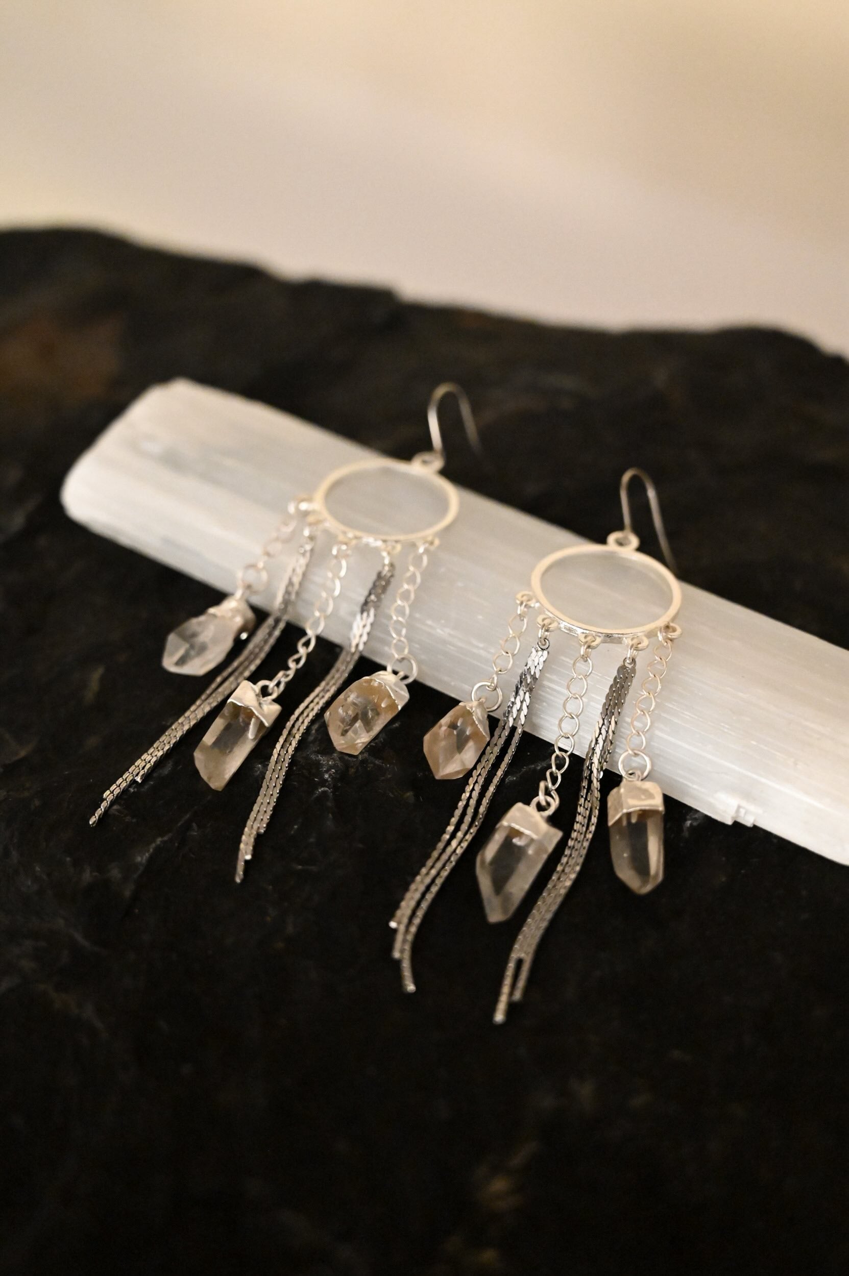 Elegant Quartz Silver Chandelier Fringe Earrings for Women - Perfect for Evening Parties & Special Occasions