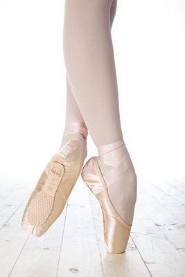 Grishko Triumph Professional Ballet Pointe Shoes for Women - Final Sale | Perfect for Ballet Performances, Dance Recitals & Ballet Practice