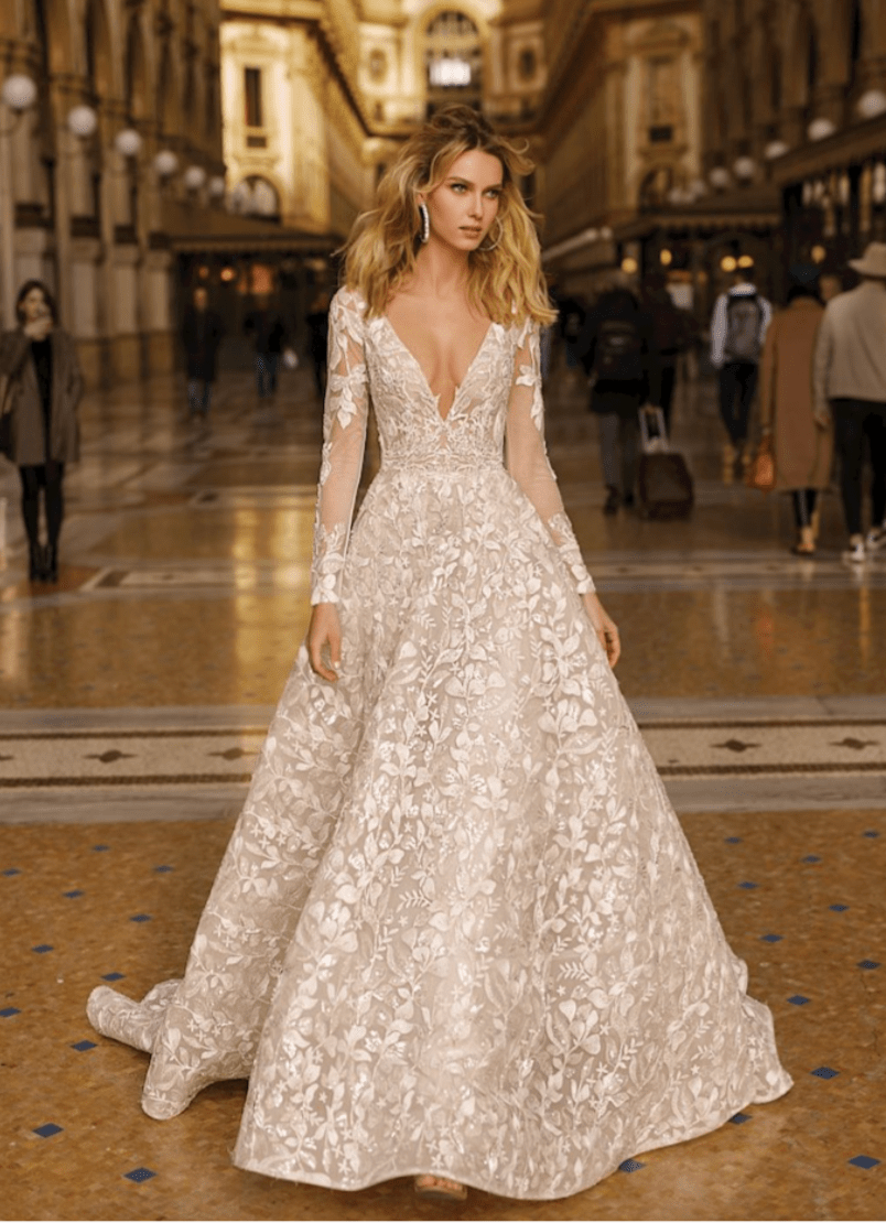 Berta 20 14 Size 10 Wedding Dress - Elegant Lace Bridal Gown for Evening Ceremonies & Formal Events