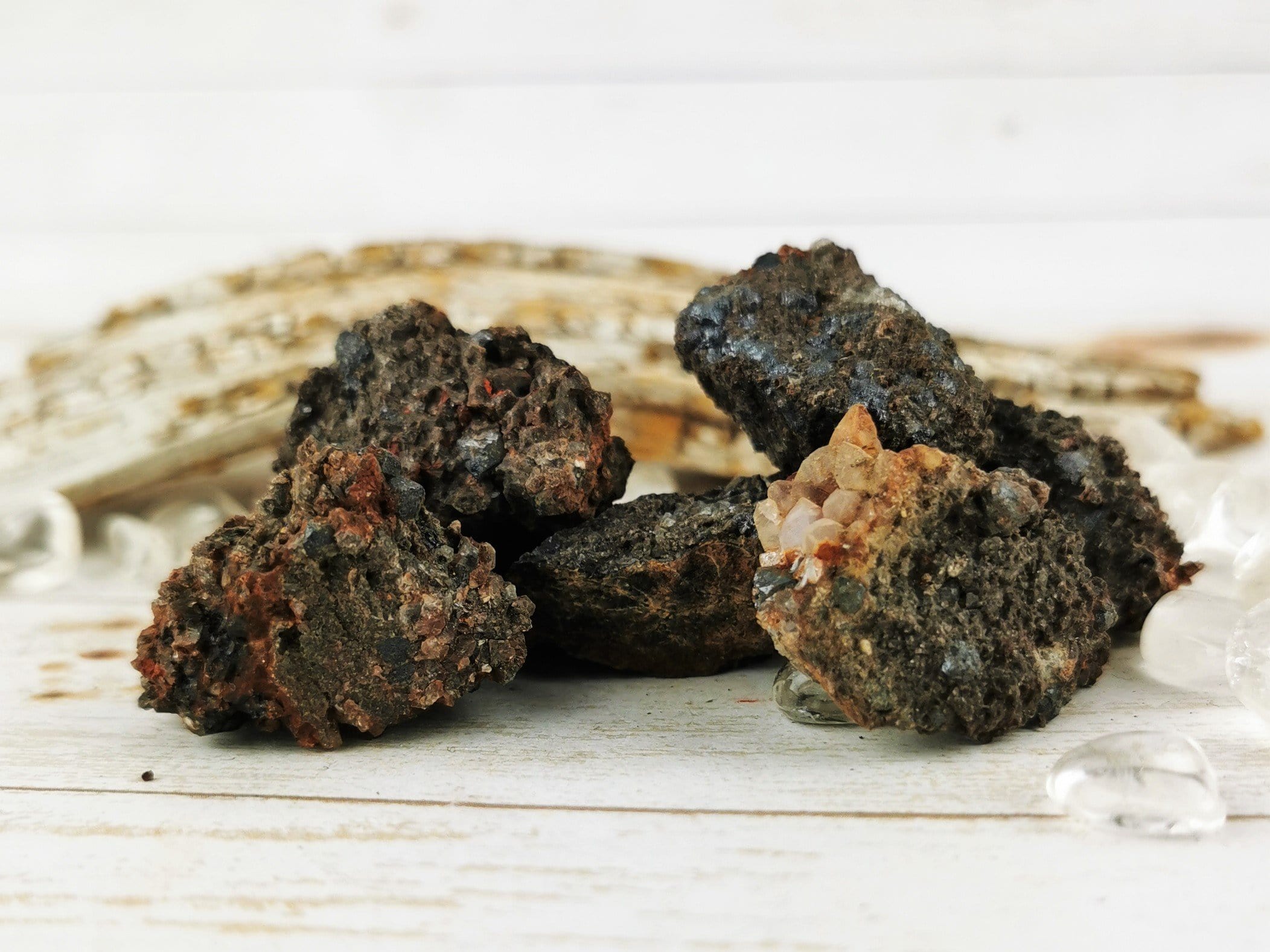 Natural Brookite & Magnetite Raw Stones for Healing, Meditation & Crystal Collection – Perfect for Energy Work, Home Decor & Spiritual Practices