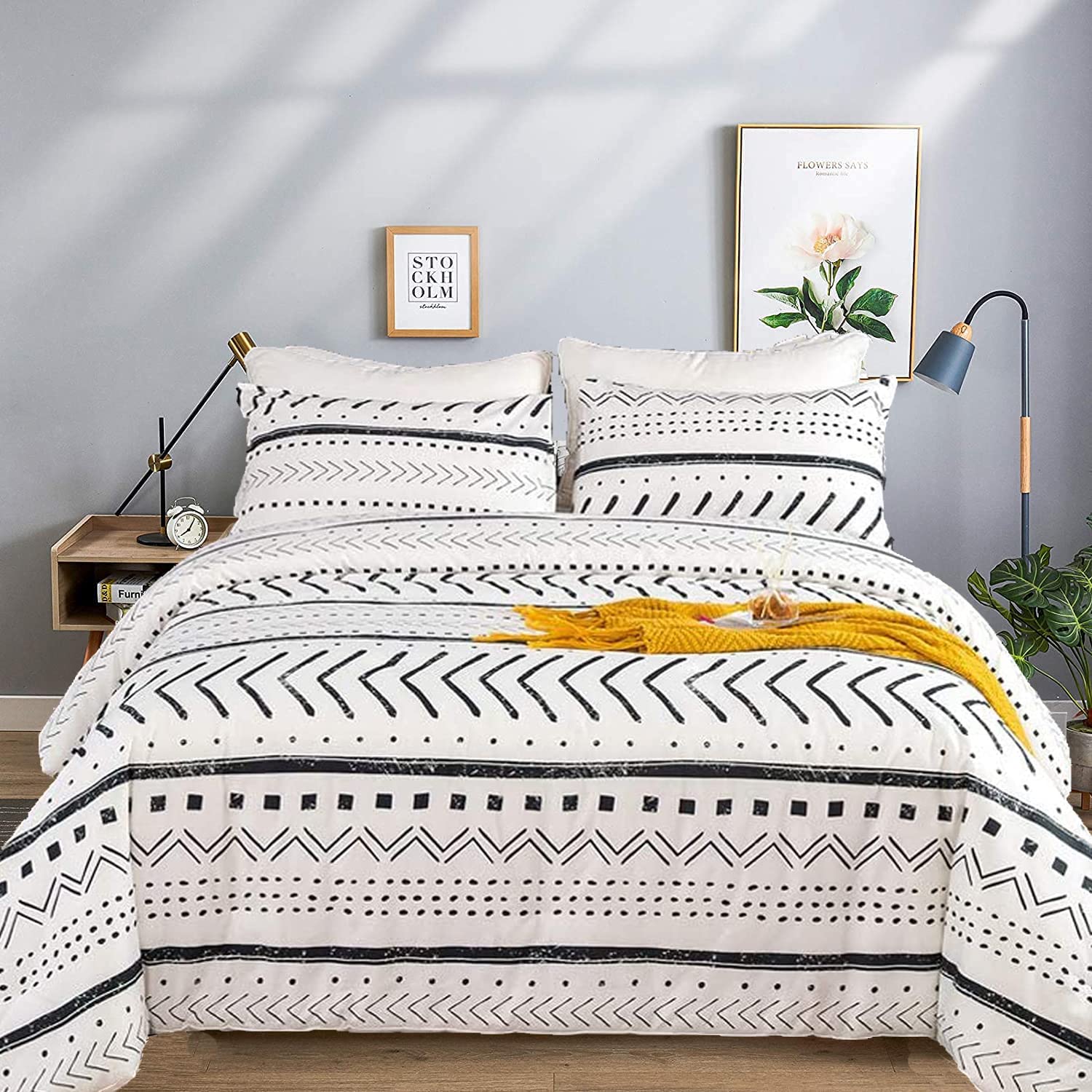 KAREVER White Boho Comforter Set King - Ethnic Bohemian Printed Black Herringbone Bedding - Modern Black Stripes Blanket with White Arrow Design - Quilt Set for Men & Women - Perfect for Bohemian & Modern Bedroom Decor
