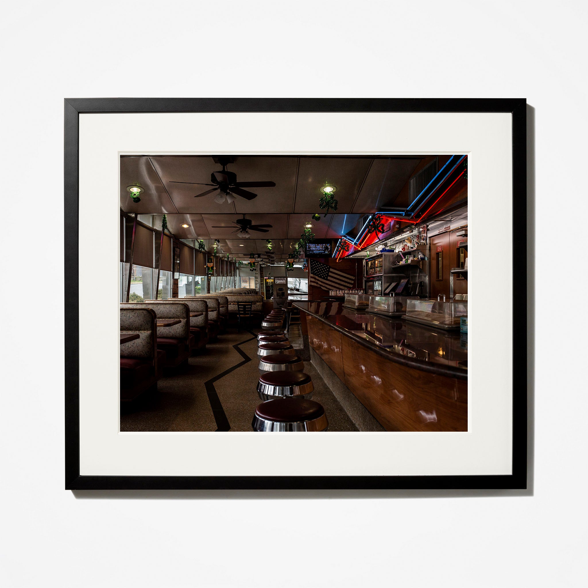 Authentic New Jersey Diner Style Restaurant - Classic American Comfort Food & Breakfast All Day | Perfect for Family Dining & Retro-Themed Events