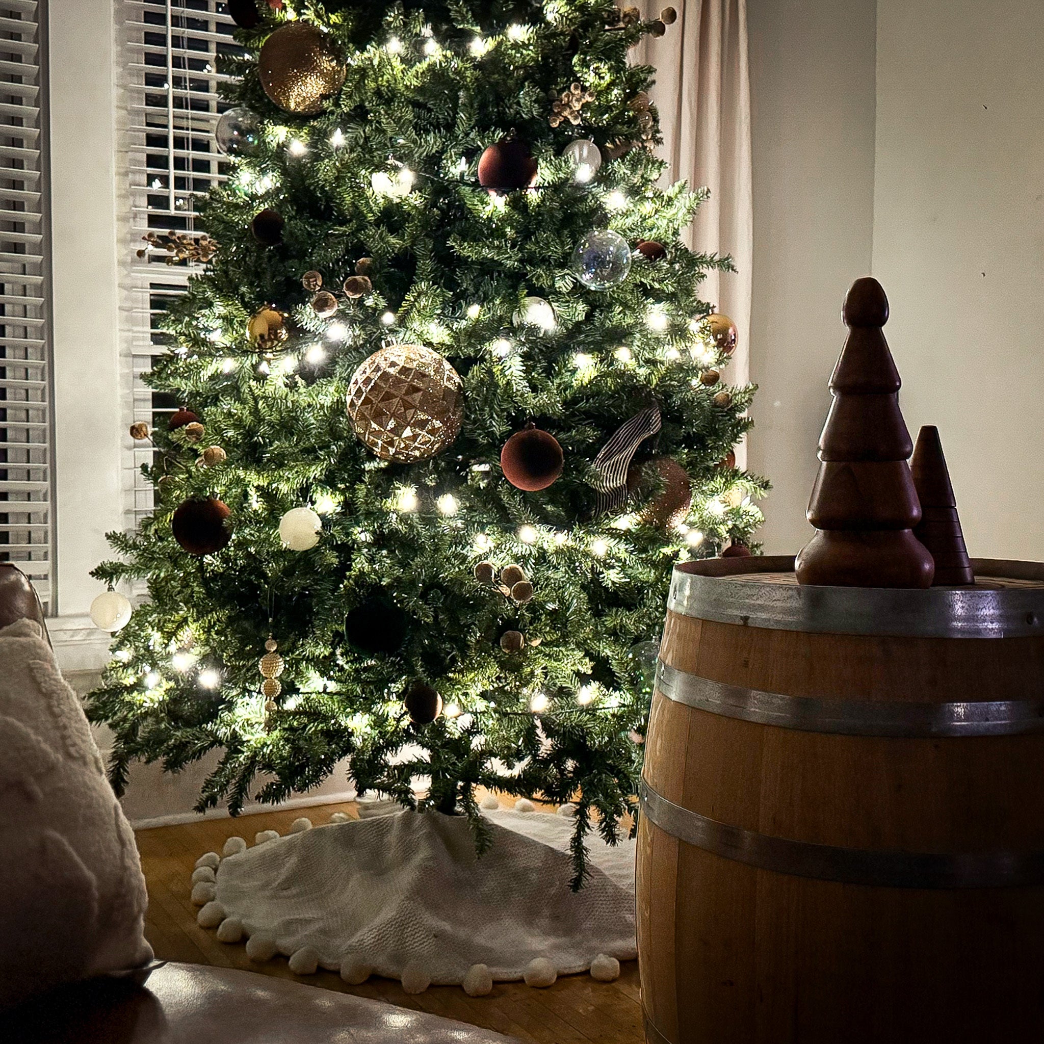 30 Gallon Premium Oak Whiskey Barrel - Perfect for Aging Whiskey, Wine, and Craft Beer at Home or Bar Use