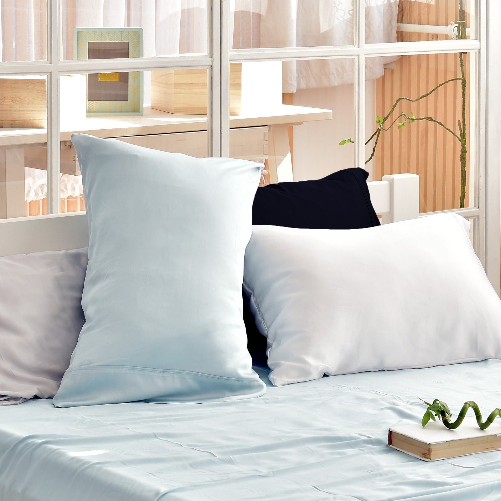 Premium Bamboo Sateen Sheet Set - Ultra Soft 100% Bamboo Bed Sheets - Queen Size, Deep Pocket (Blueberry) for Luxurious Comfort - Perfect for Bedroom, Guest Room & Hotel Use