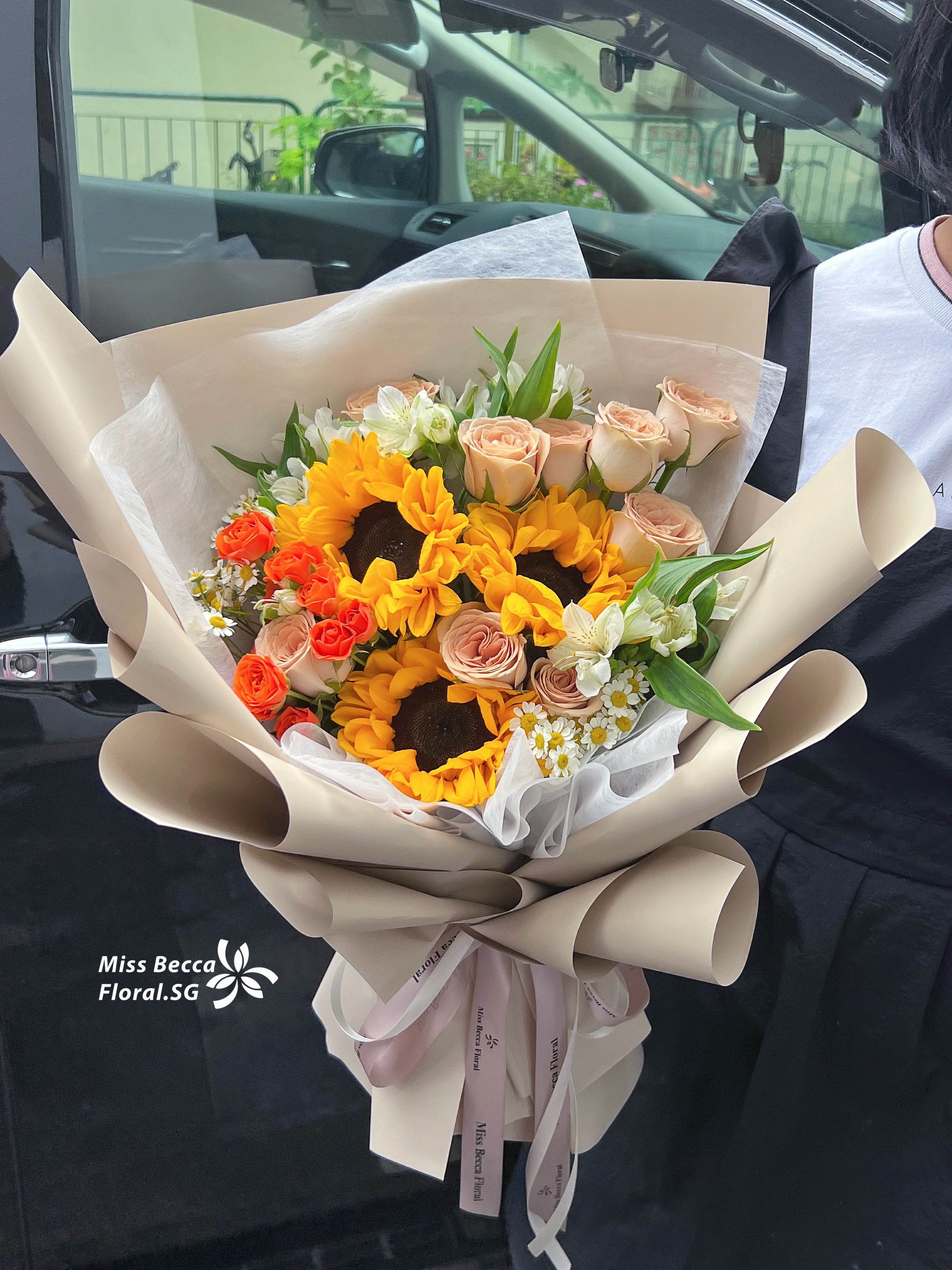 Natural Rose and Sunflower Bouquet - Korean Style Floral Arrangement for Home Decor, Wedding Centerpieces, and Gift Giving