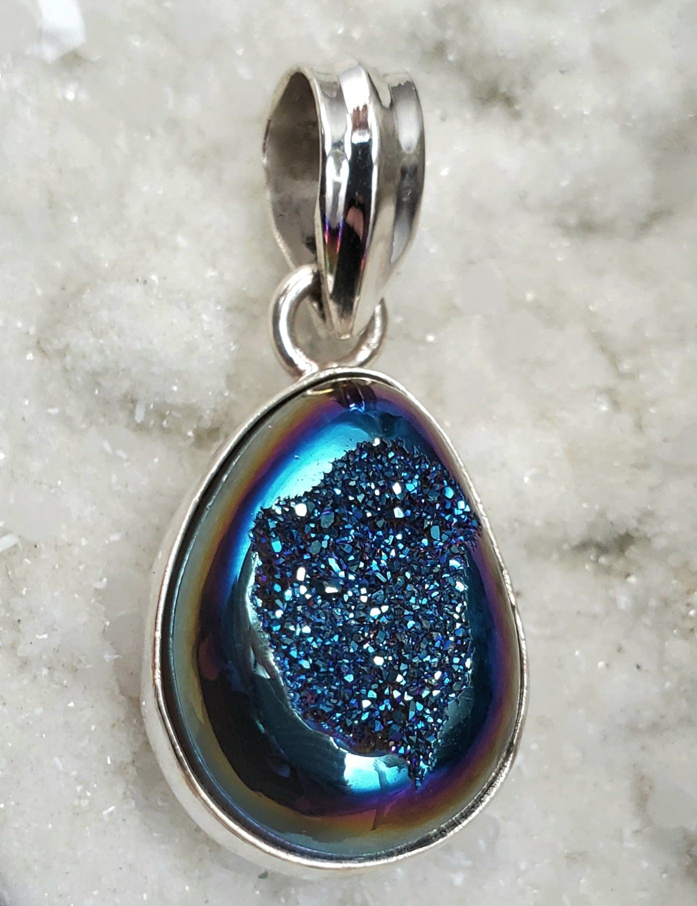 Natural Aura Druzy Crystal Pendant Necklace - Healing Stone Jewelry for Women - Perfect for Meditation, Yoga & Spiritual Gifts