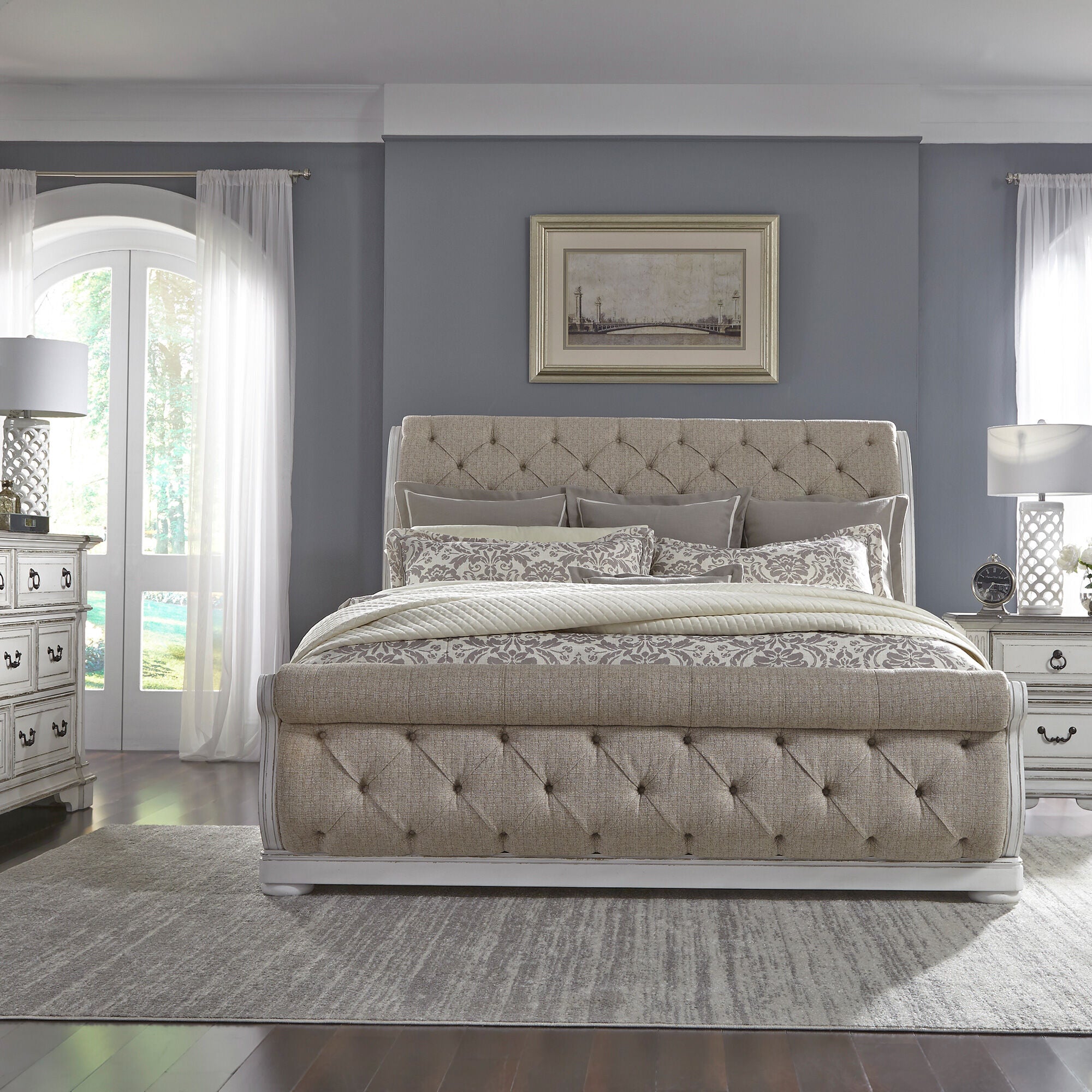 Stylish Abbey Park 4-Piece Bedroom Set - Queen Size Bed, Nightstand, Dresser & Mirror - Perfect for Master Bedroom or Guest Room Decor
