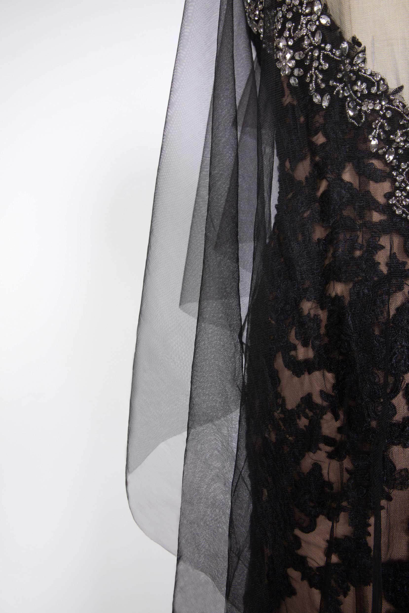Elegant One-Tier Cut Edge Tulle Chapel Veil - CV0279 | Perfect for Weddings, Bridal Accessories & Special Occasions