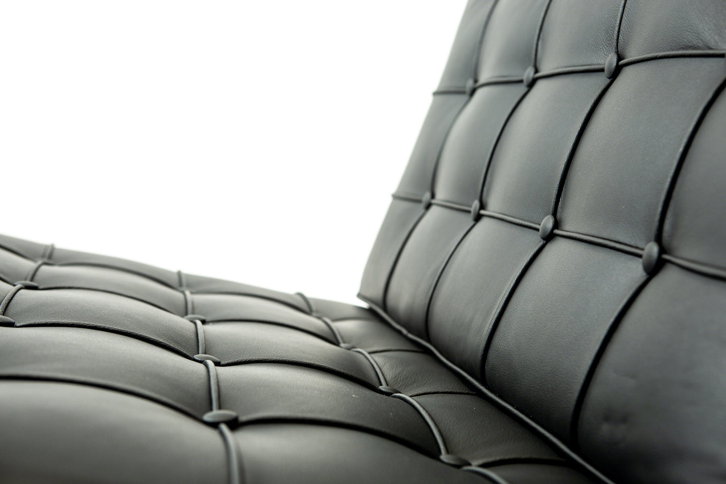 Mies van der Rohe Barcelona Pavilion Chair - Modernist Lounge Chair for Living Room, Office & Luxury Spaces - Mid-Century Inspired Design with Chrome Frame & Leather Upholstery