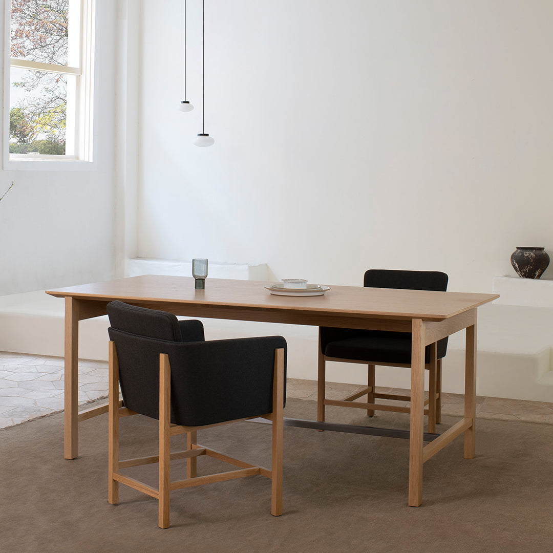 Modern Aya Dining Table - Solid Wood Kitchen Table for 6 - Perfect for Family Gatherings & Dinner Parties