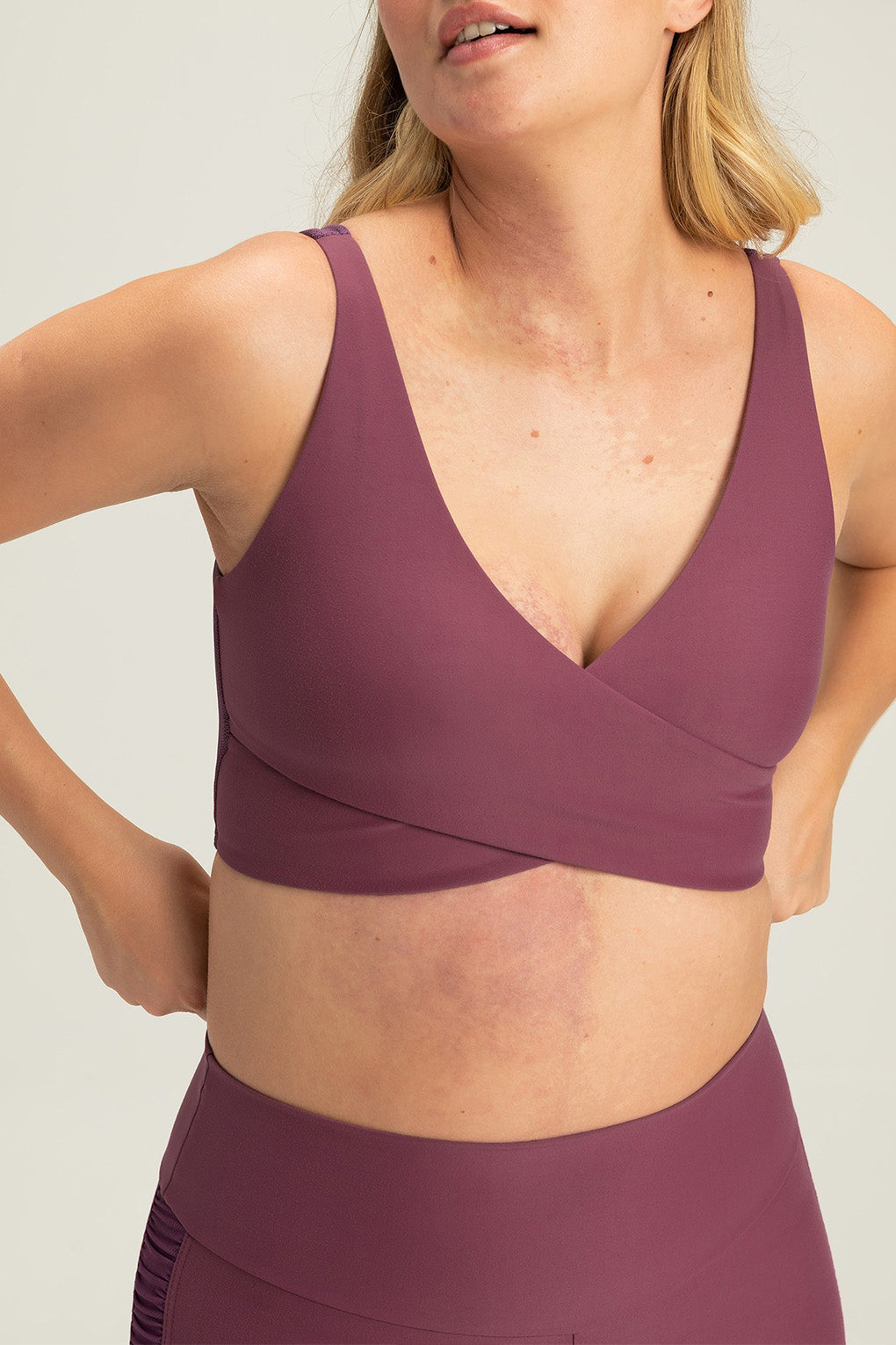 High Support Fuse Wrap Sports Bra for Women - Seamless Workout Top for Running, Yoga & Gym - Moisture Wicking & Breathable Activewear