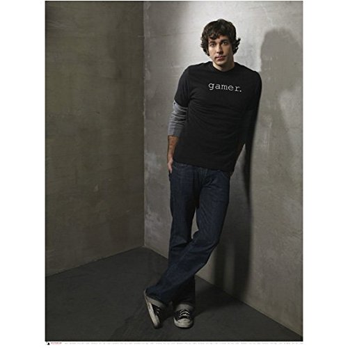 Chuck TV Series (2007-2012) 8x10 Inch Photo - Zachary Levi Leaning on Grey Wall in Black Gamer T-Shirt | Collectible Memorabilia for Fans, Home Decor, Office Display