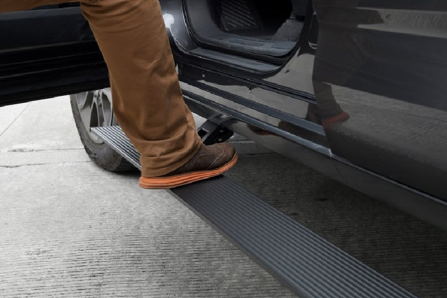 Chevy Silverado 1500 Go Rhino E1 Electric Running Boards - Textured Black Finish - Automatic Step for Easy Truck Access - Perfect for Off-Roading & Daily Commutes