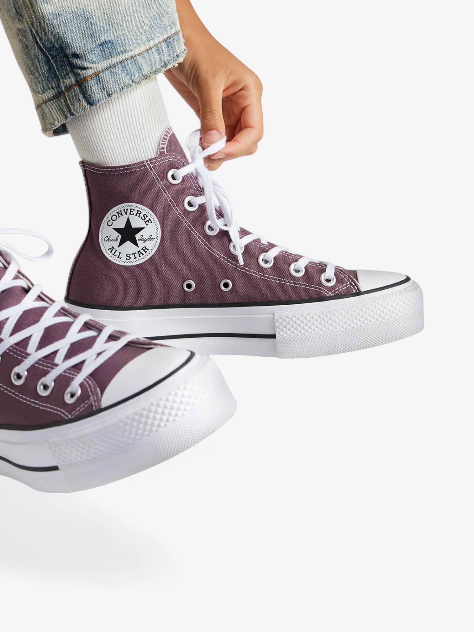 Converse Chuck Taylor Hi Platform Sneakers in Burgundy - Stylish High-Top Shoes for Women & Men | Perfect for Casual Wear, Street Fashion & Everyday Outfits