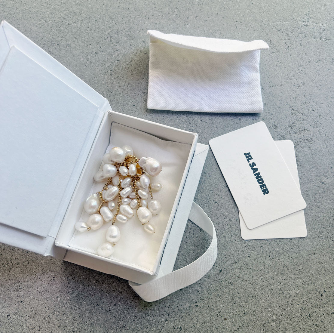 Elegant Gold Pearl Cluster Brooch - Vintage Inspired Jewelry for Women | Perfect for Weddings, Parties & Special Occasions