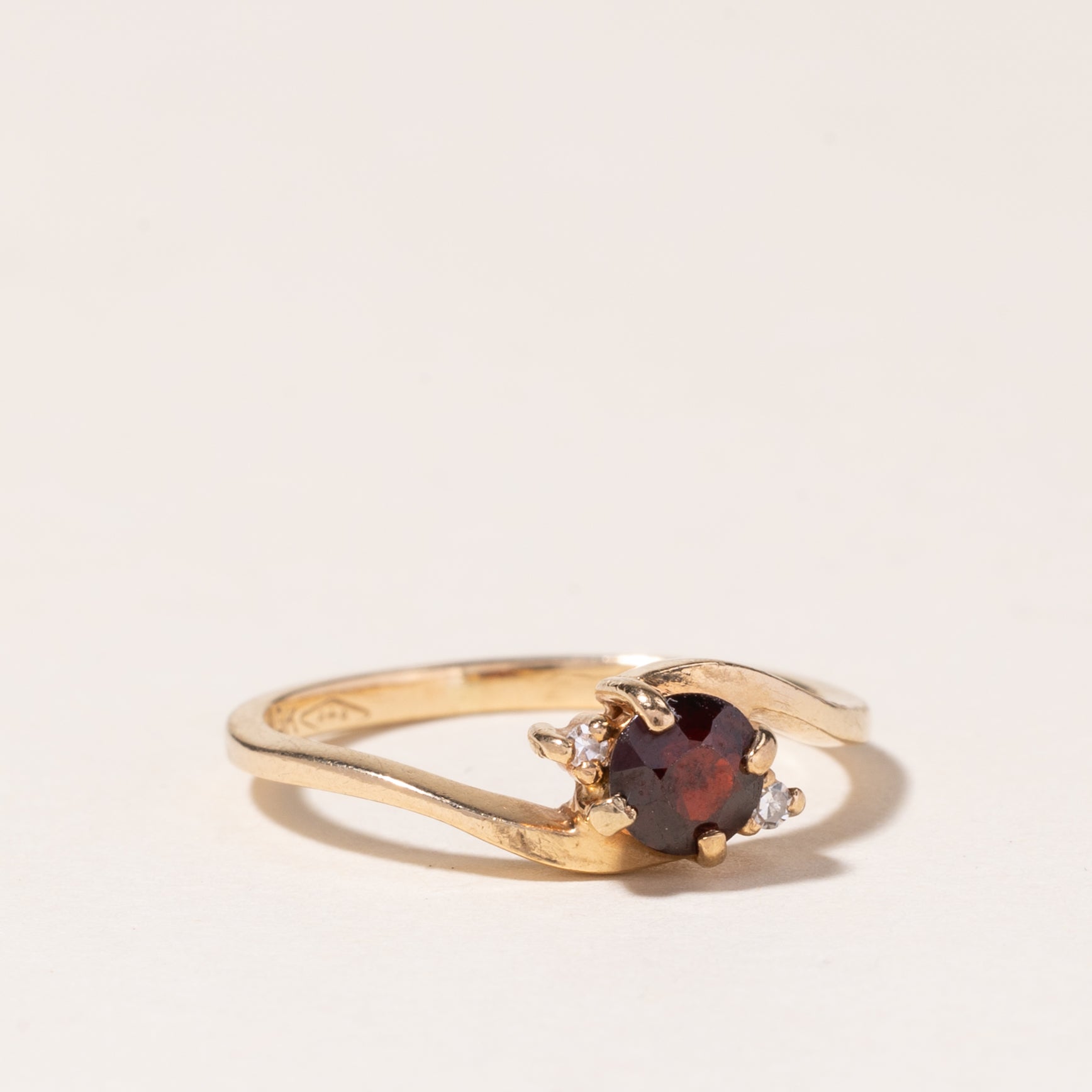 10K Yellow Gold Garnet & Diamond Ring - 0.41ct Garnet & 0.01ctw Diamond - Size 5.25 - Elegant Birthstone Jewelry for Women - Perfect for Anniversary, Engagement & Special Occasion Gifts