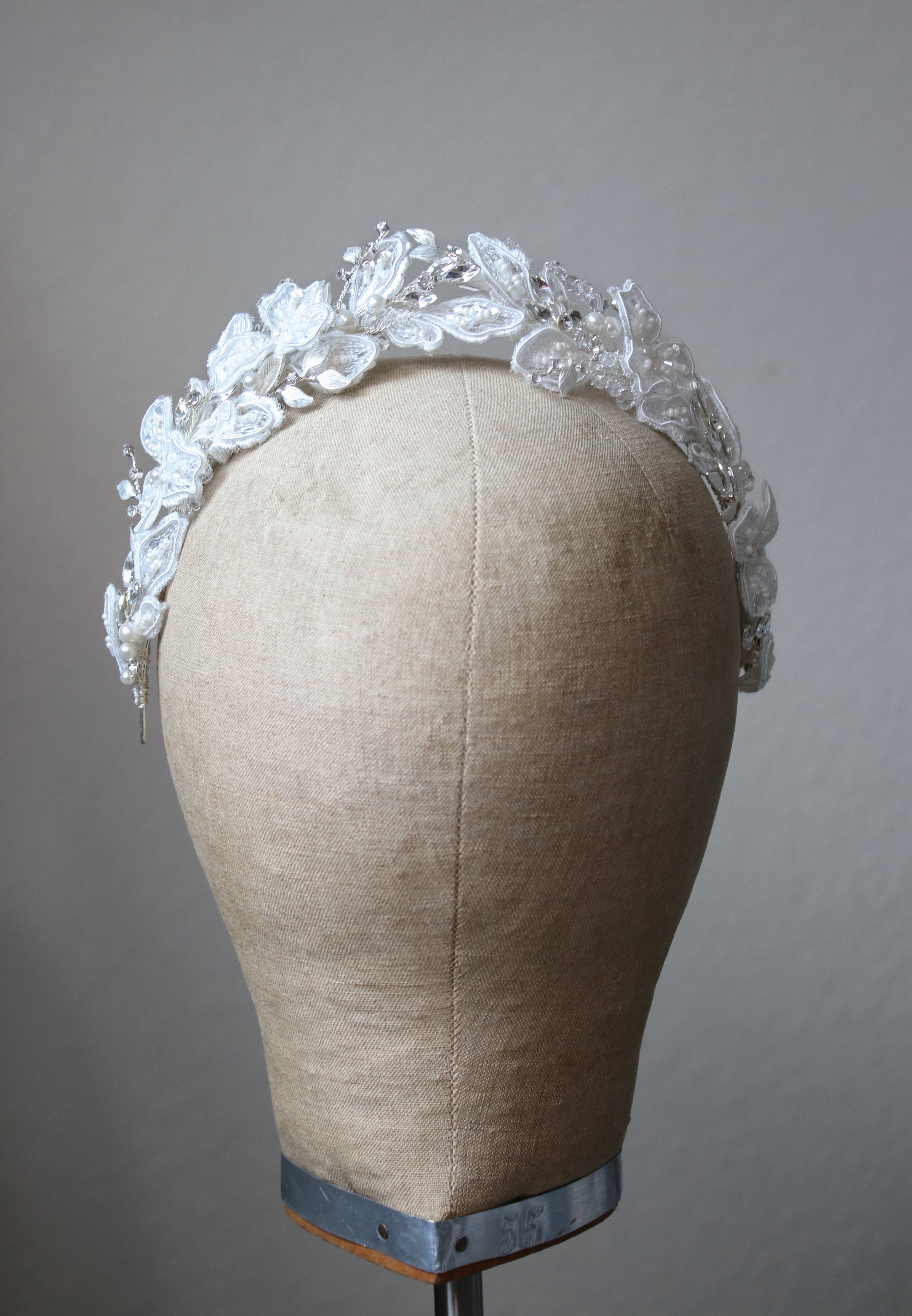 ISABELLA Elegant Lace and Crystal Floral Wedding Hairpiece - Perfect for Brides, Bridesmaids, and Formal Occasions