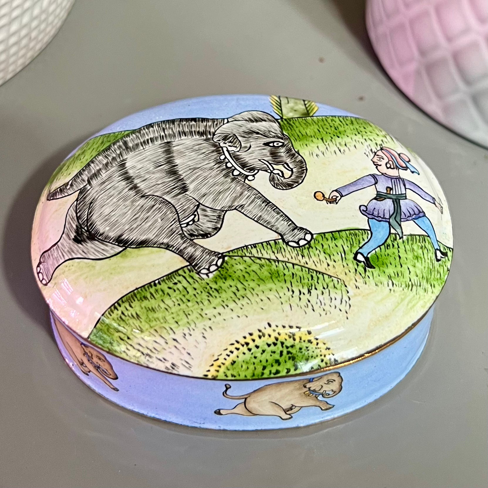 Funny Elephant Gift Box - Unique Elephant-Themed Present for Birthdays, Holidays & Special Occasions | Perfect for Elephant Lovers & Animal Enthusiasts