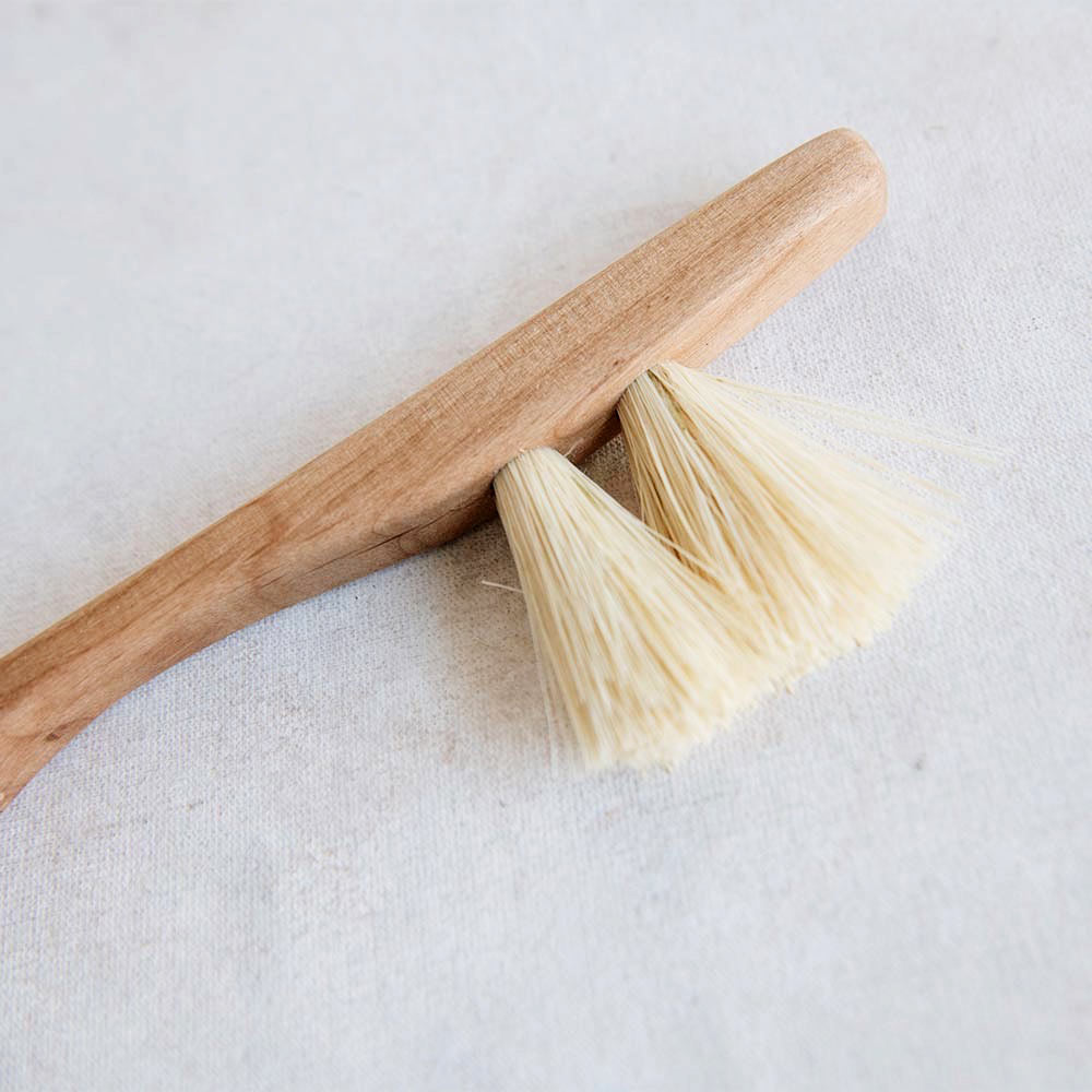 MT0961 Small Wooden Counter Brush - Natural Wood Handle, Compact Cleaning Tool for Kitchen, Bathroom, and Office Surfaces - Perfect for Dusting, Sweeping, and Daily Maintenance