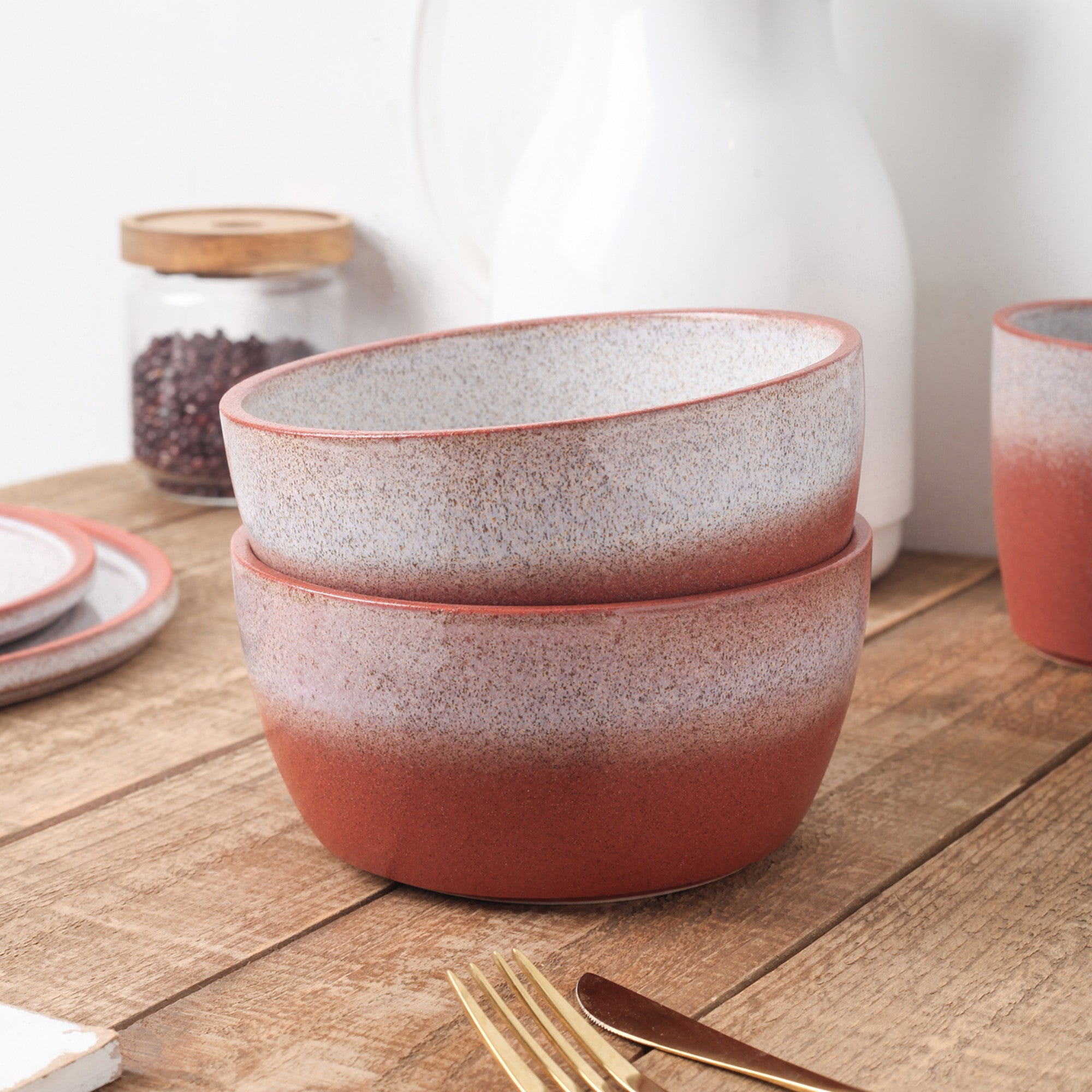 Vince Stoneware Bowl - Red Ceramic Serving Bowl for Soup, Salad, Pasta | Microwave & Dishwasher Safe | Perfect for Dining, Entertaining & Kitchen Decor