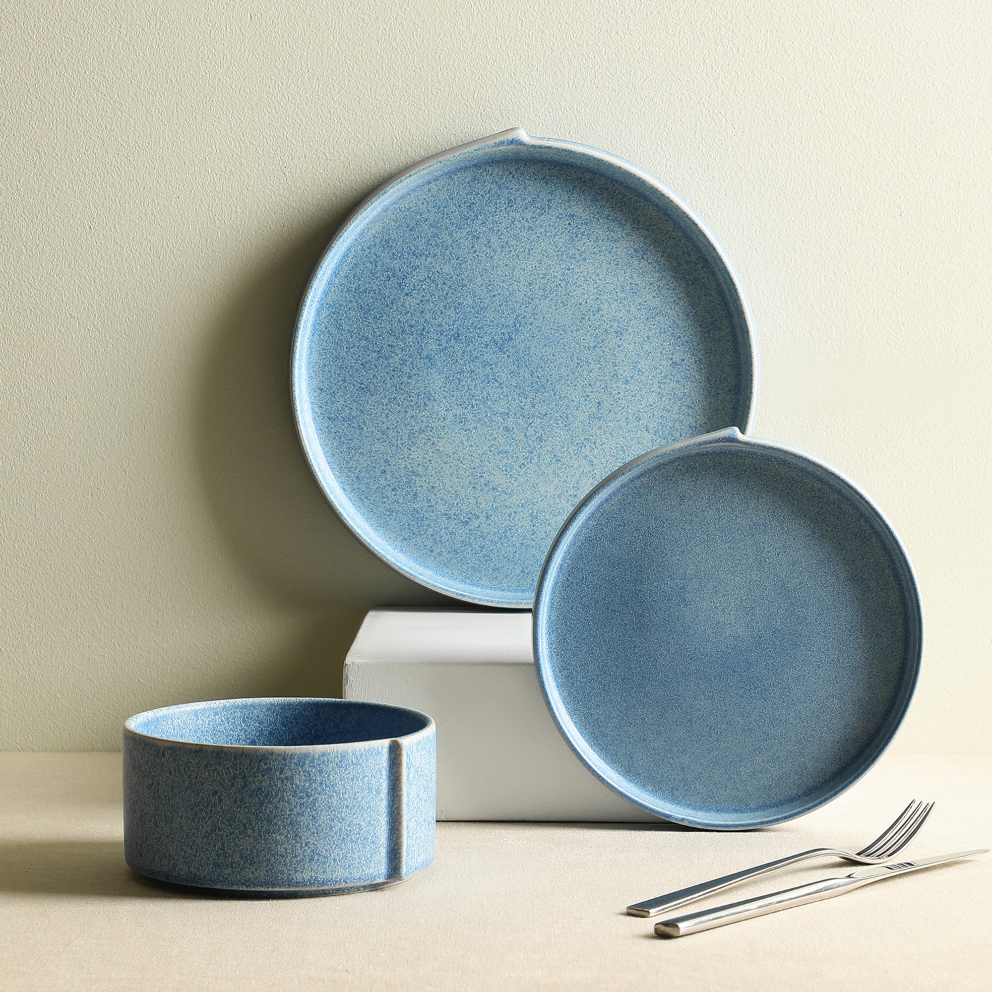 Premium Blue Stoneware Dinnerware Set - 16-Piece Porcelain Tableware for Everyday Use & Special Occasions