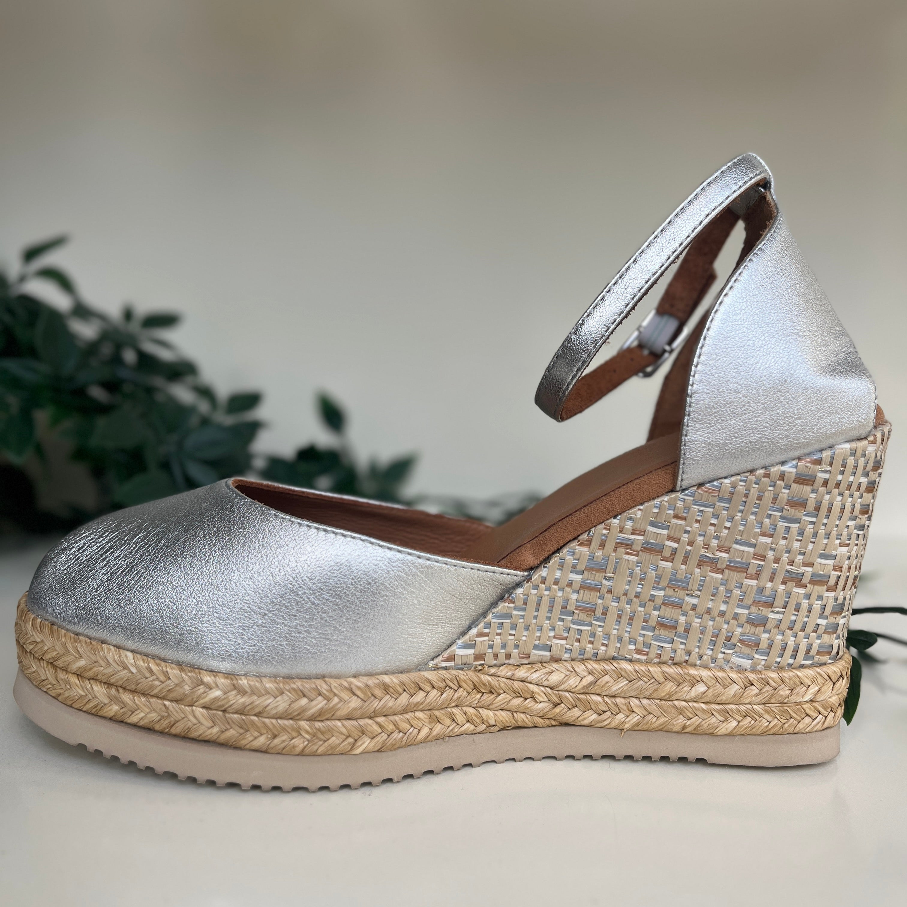 UNISA Women's Silver Leather Wedge Espadrille Shoes - Comfortable Summer Casual Sandals for Beach, Wedding & Outdoor Activities