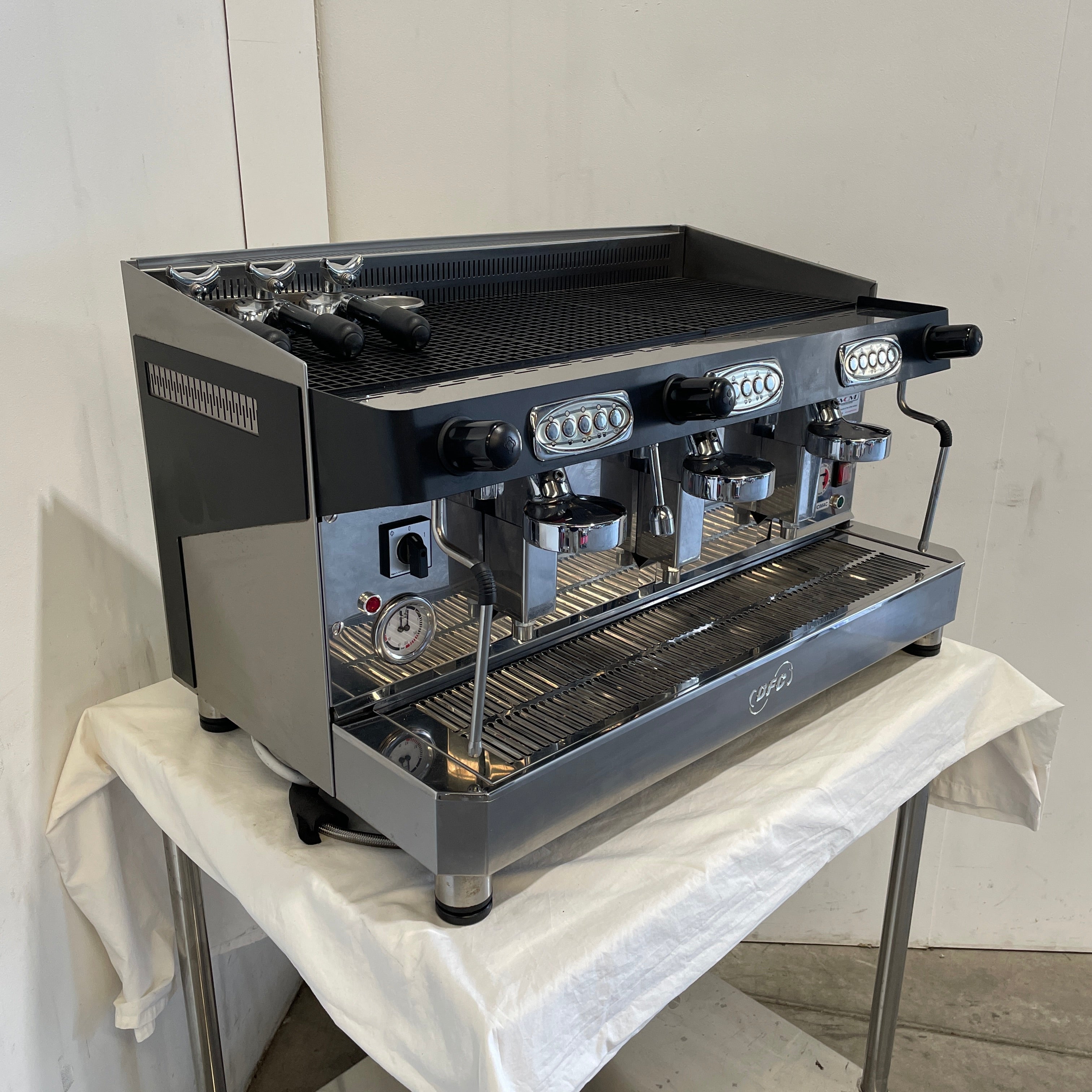 BFC Classica GT 3 Group Commercial Espresso Coffee Machine for Cafes & Restaurants - Professional Barista Equipment for High Volume Coffee Shops