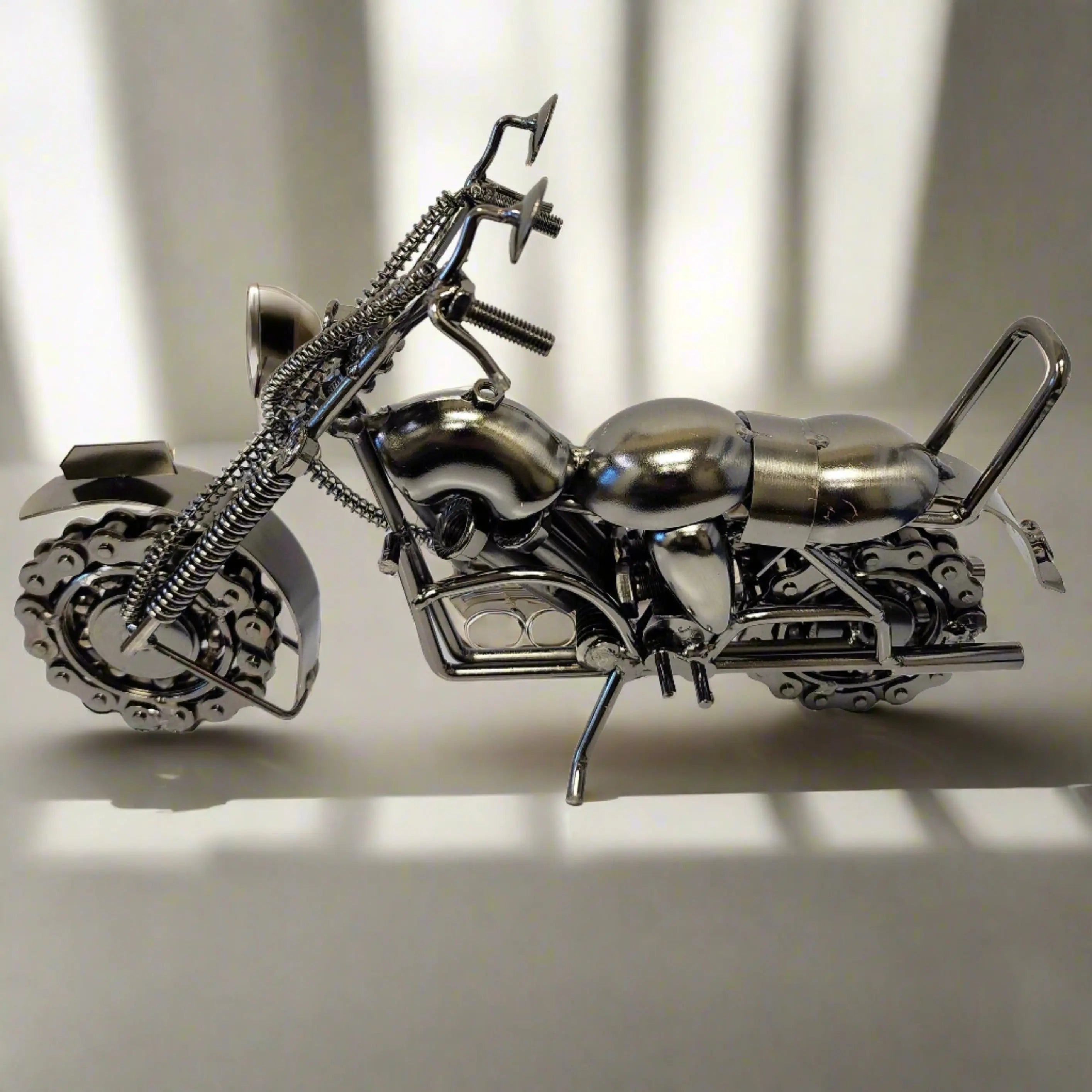 Open Road Large Motorcycle Model - 1:12 Scale Die-Cast Motorcycle Replica for Collectors & Enthusiasts - Perfect for Home Display, Office Decor, and Gift Giving