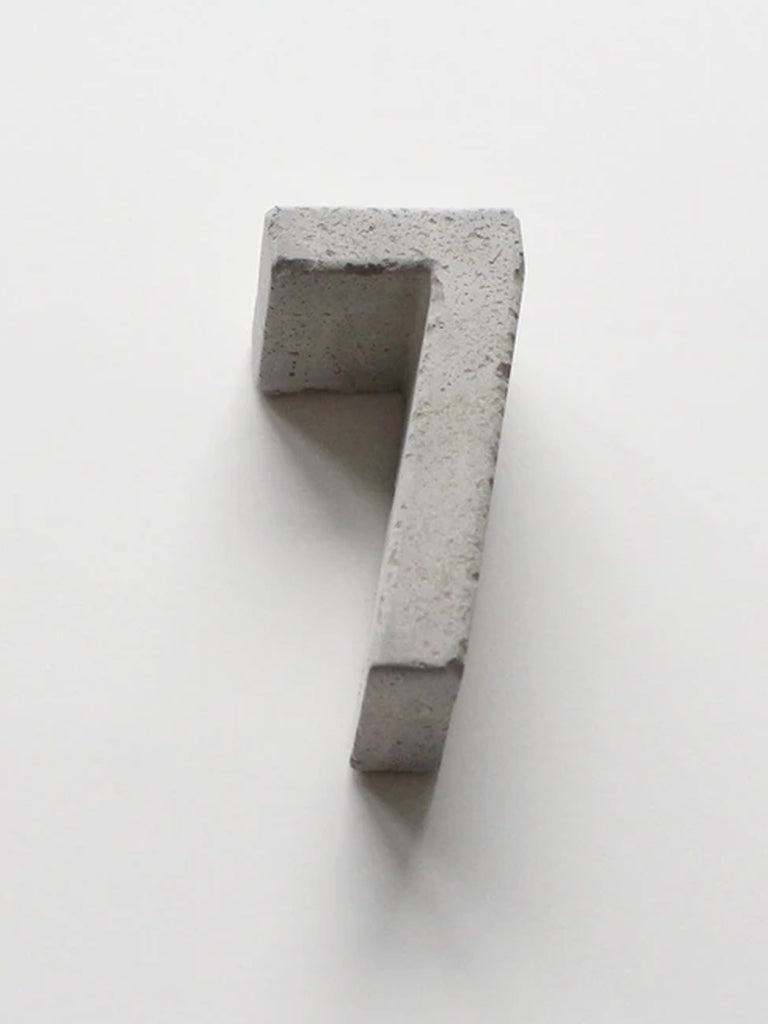 Concrete Number 7 - Durable Outdoor Address Plaque for House & Mailbox - Perfect for Home, Garden & Commercial Property Identification