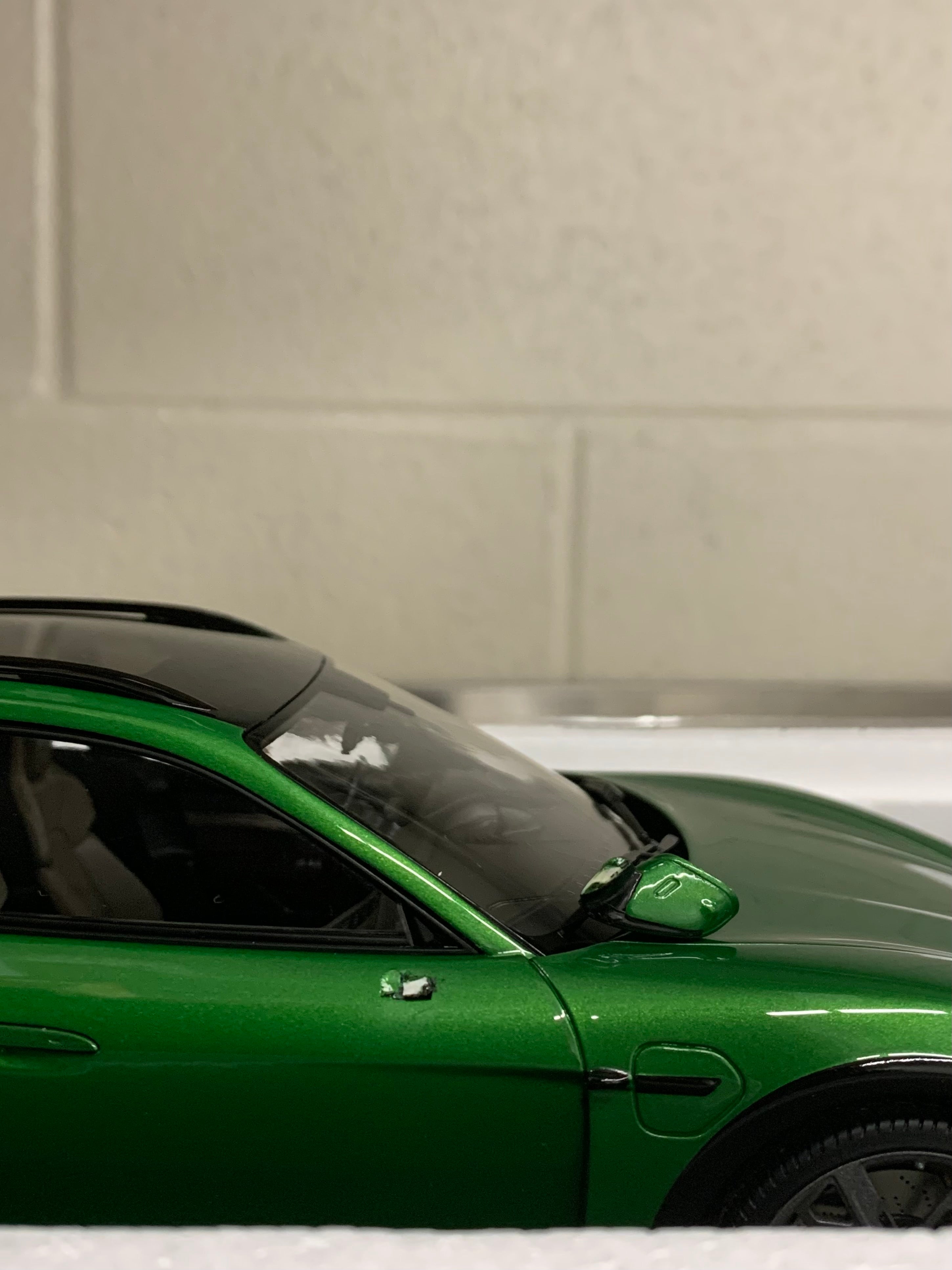 Porsche Taycan Turbo S Cross Turismo 1:18 Scale Diecast Model Car - Limited Edition Collectible for Display & Racing Enthusiasts - Perfect for Home Office Decor, Car Shows & Gift Giving