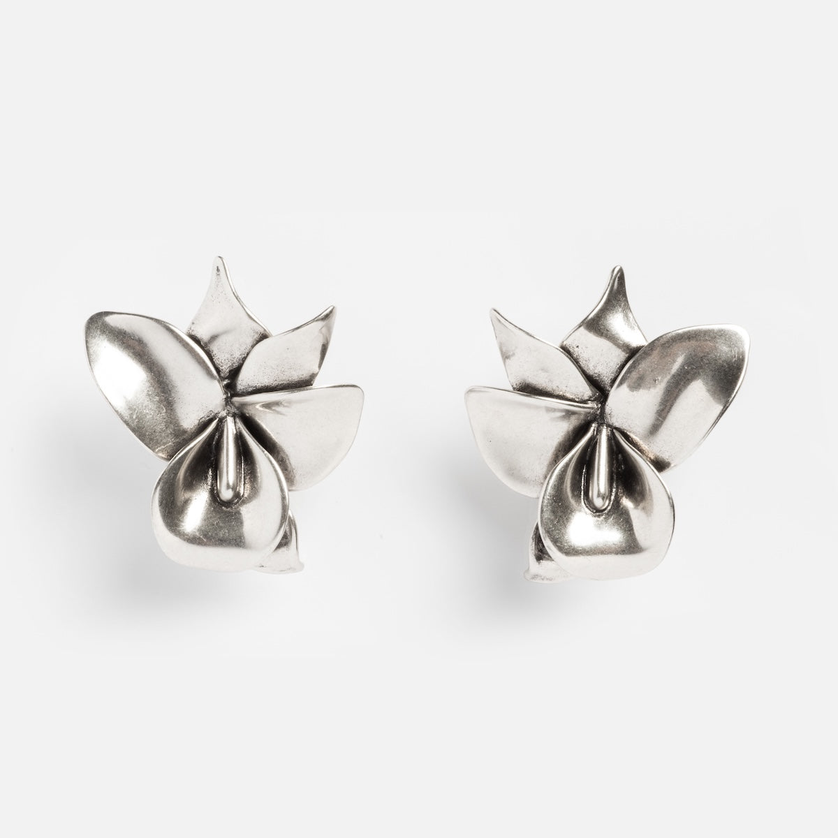 Elegant Silver Flower Earrings for Women - Dainty Floral Jewelry Gift for Wedding, Party & Everyday Wear