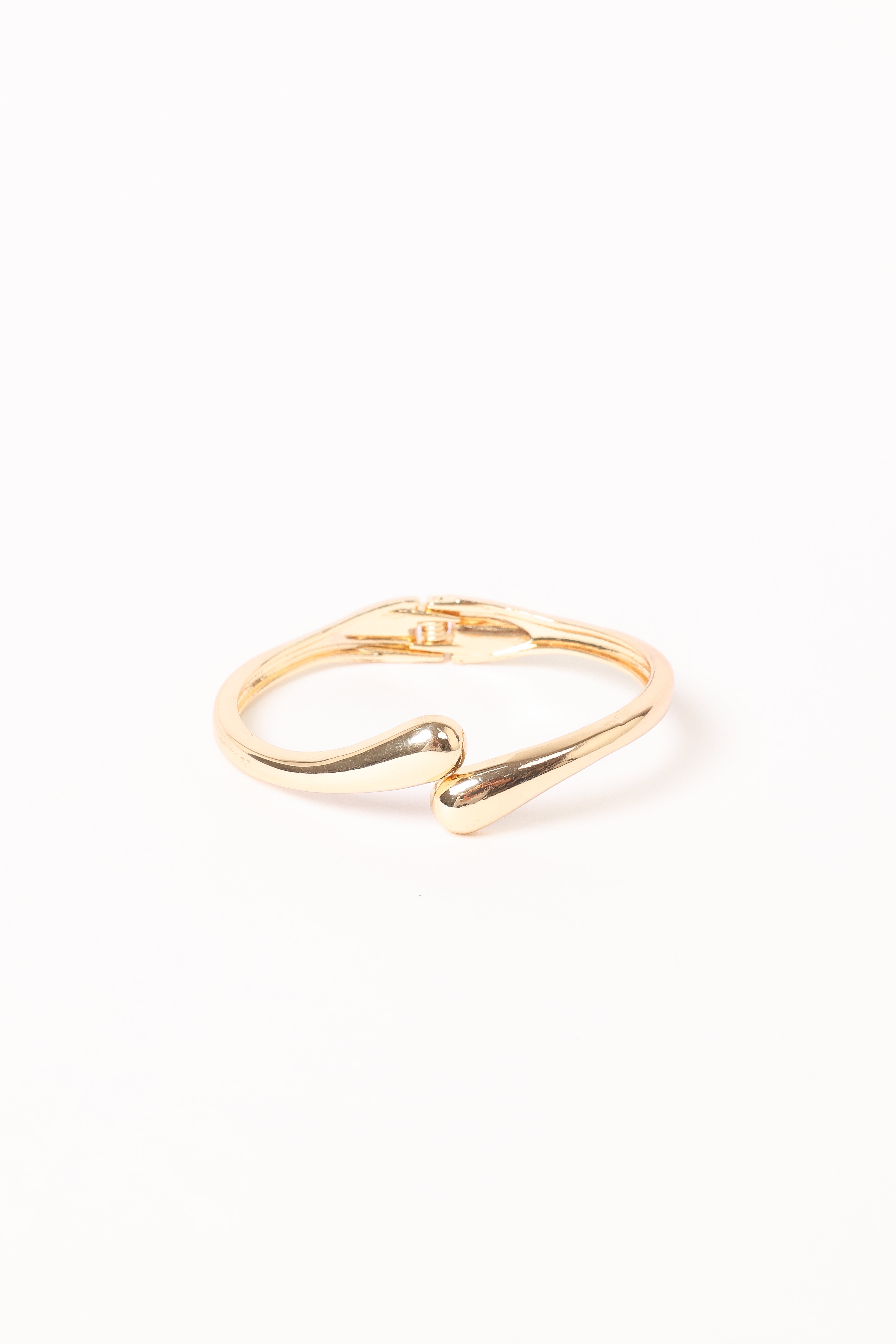Original Jordan Cuff Bracelet in Gold - Stylish & Elegant Jewelry for Women - Perfect for Parties, Weddings & Everyday Wear